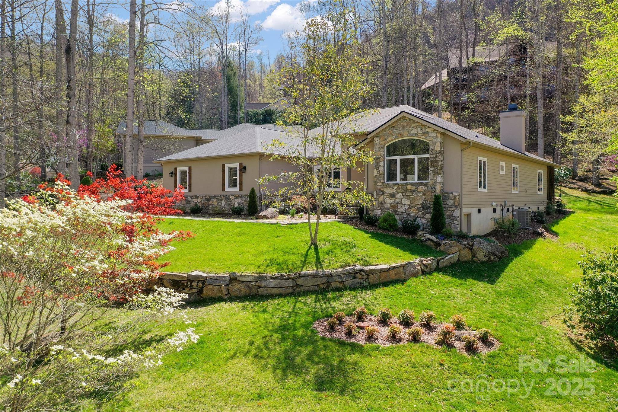 Waynesville, NC 28786,300 Sanctuary DR