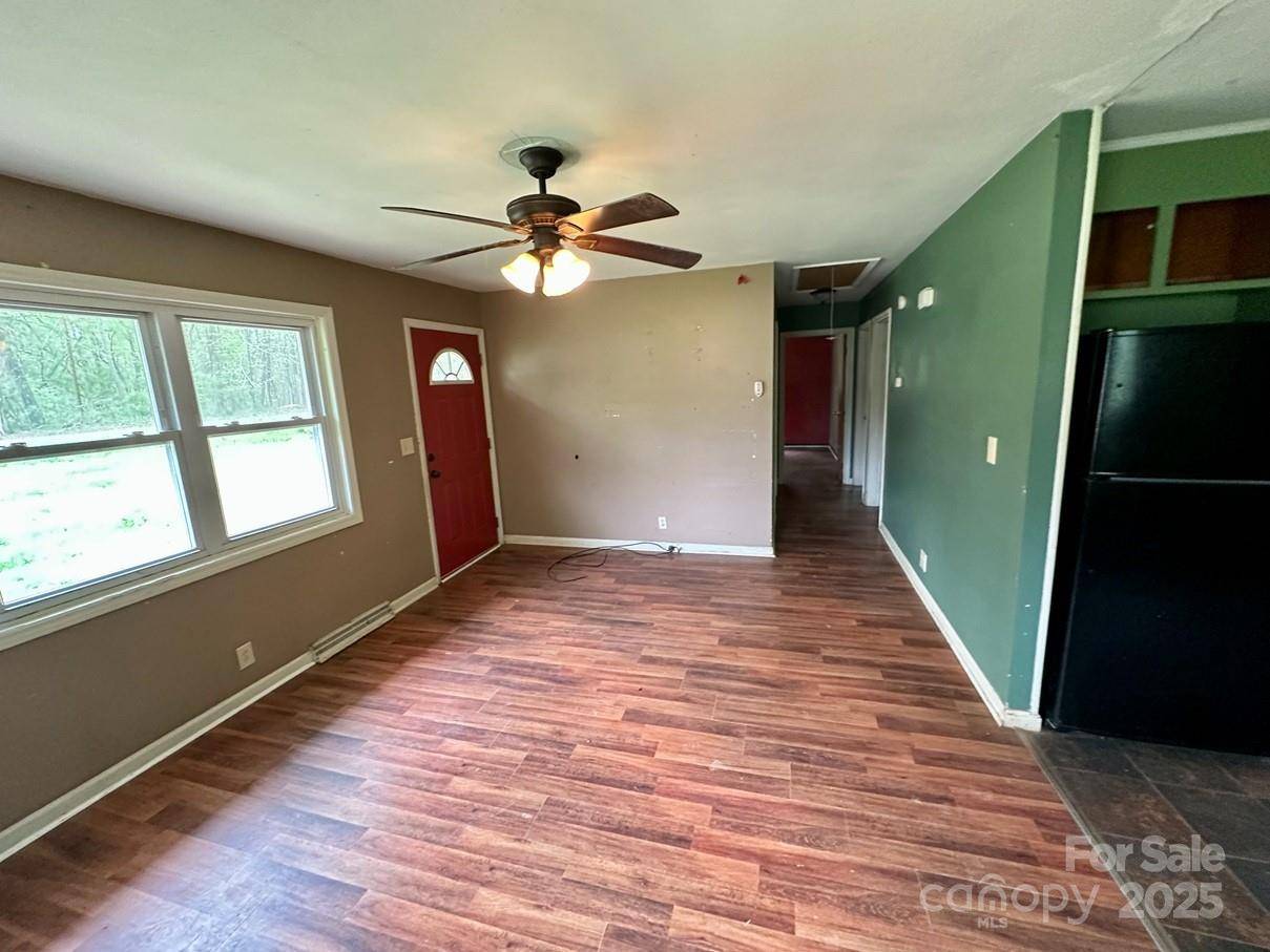 Dallas, NC 28034,181 Canipe RD
