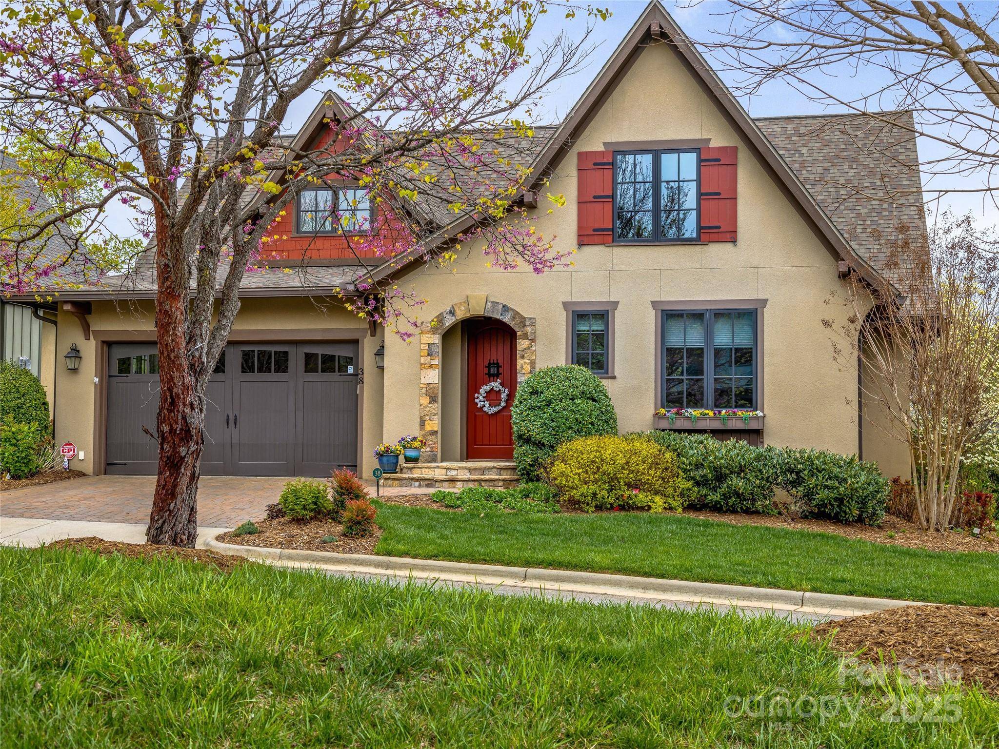 Asheville, NC 28804,38 Chantilly DR