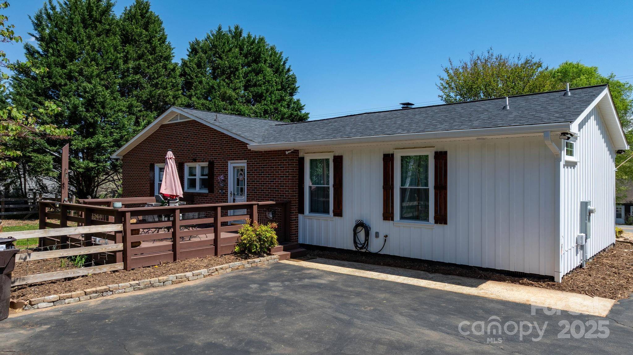 Valdese, NC 28690,1862 Enon RD