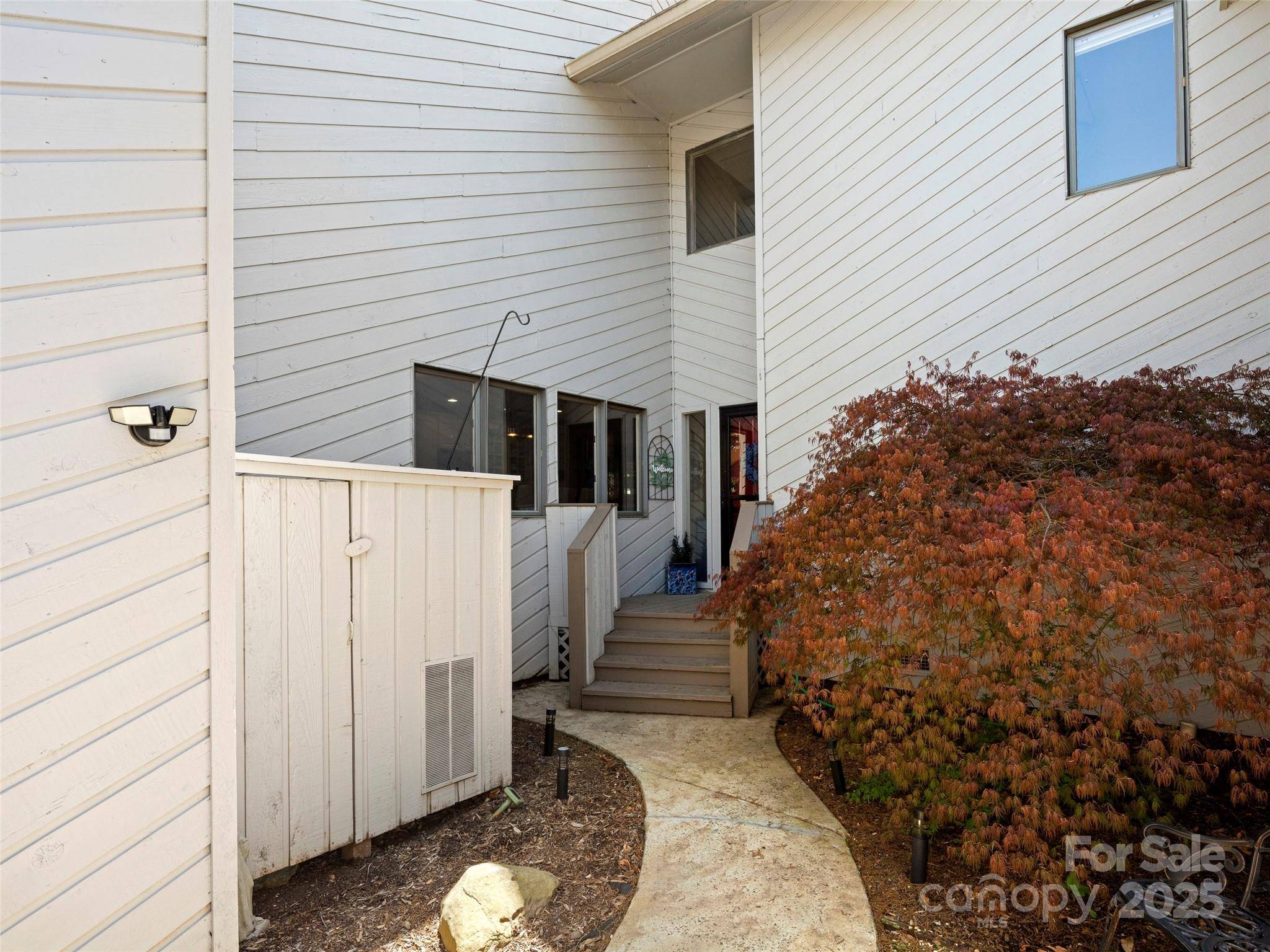 Asheville, NC 28803,106 Clubwood CT