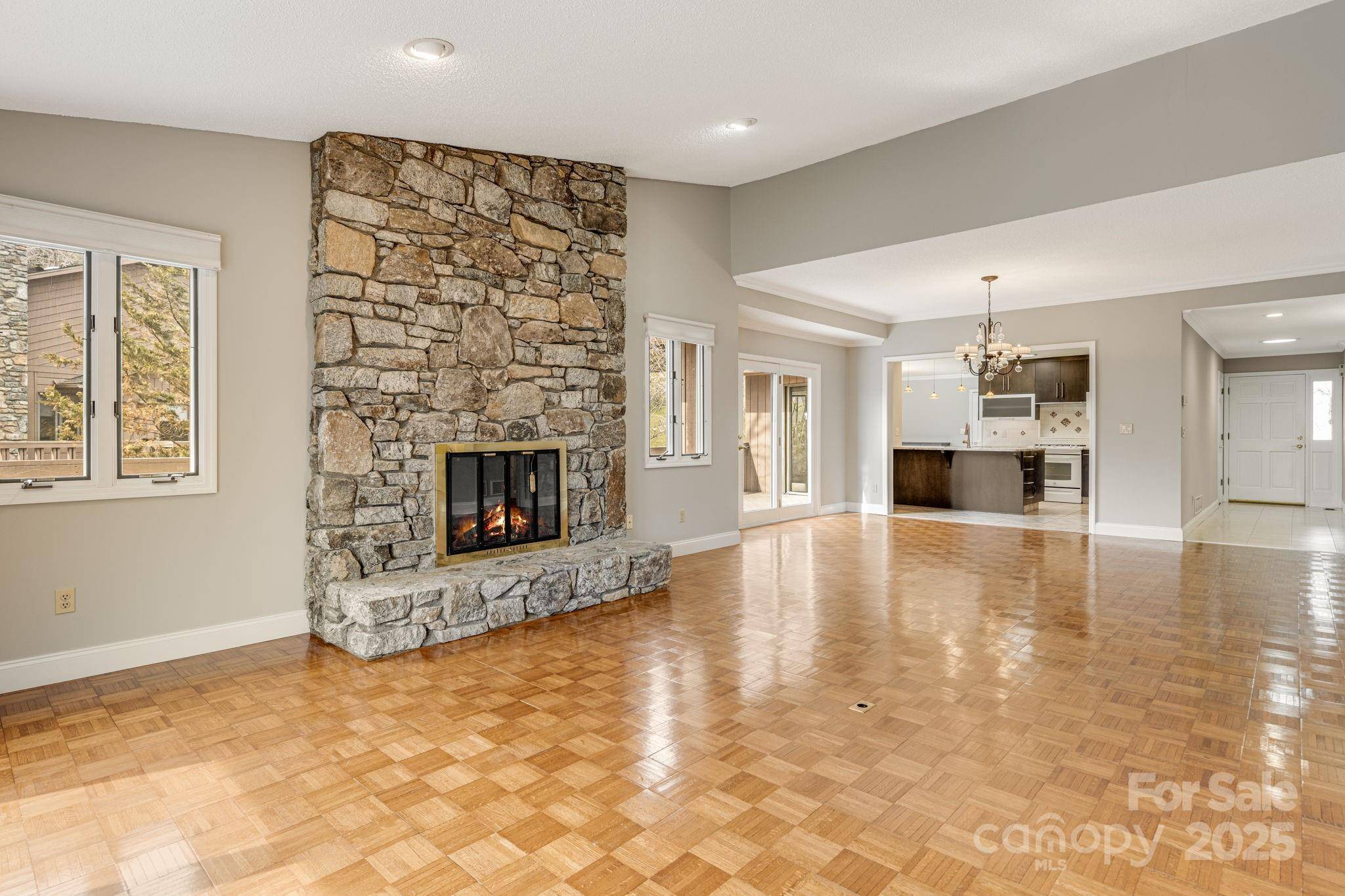Asheville, NC 28804,16 Ridgeview DR