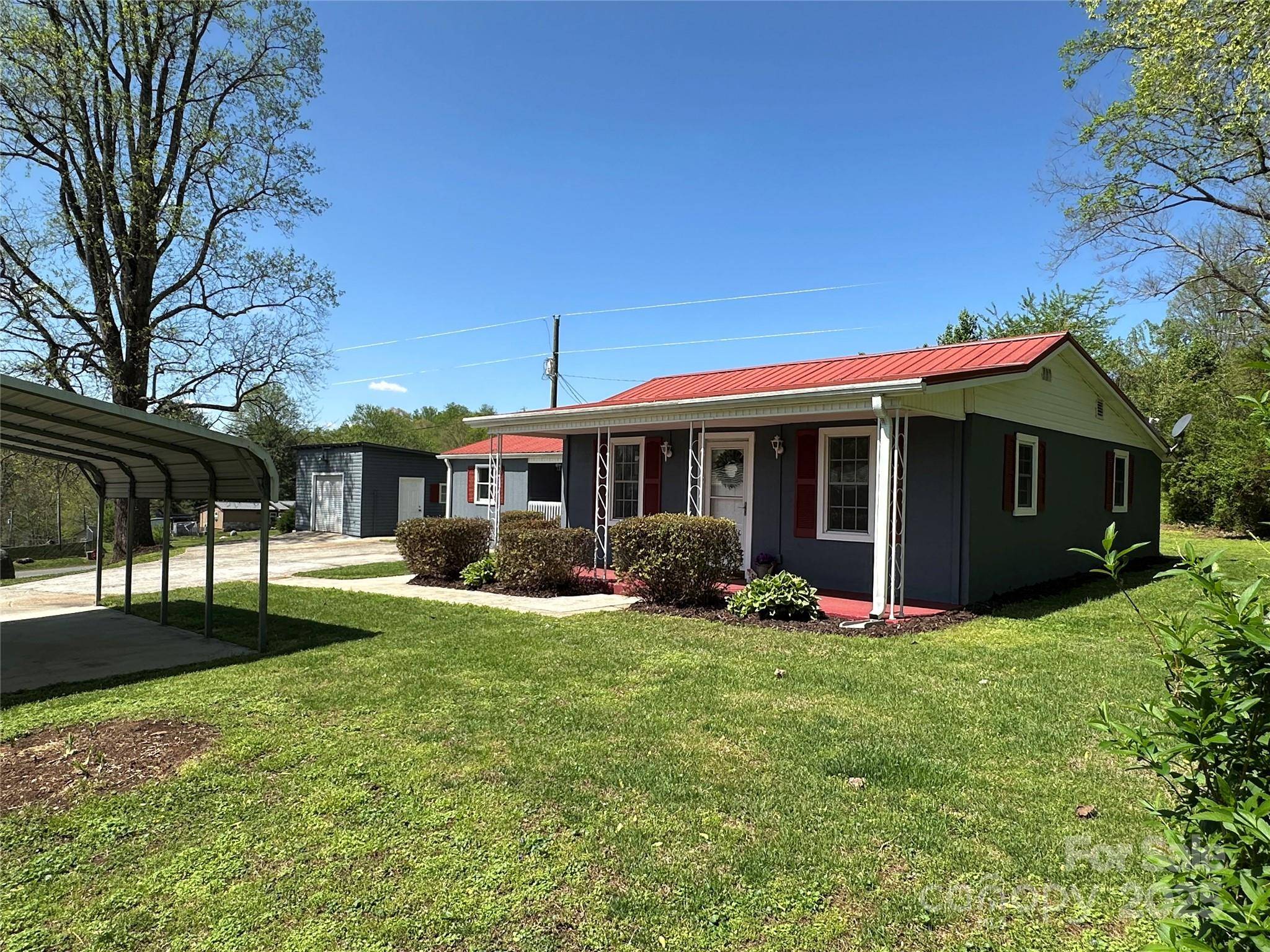 Ronda, NC 28670,440 Hill Top CIR
