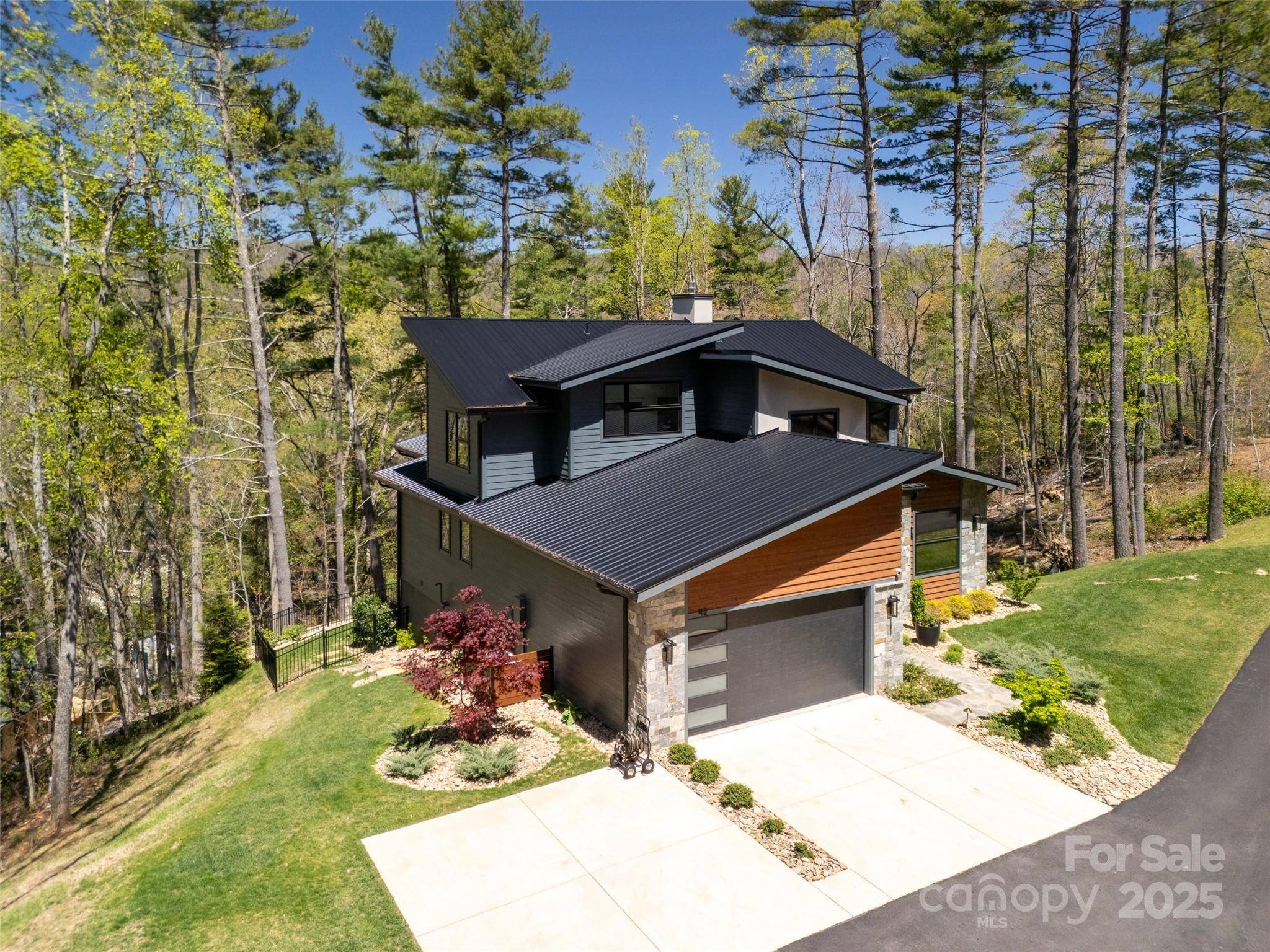 Asheville, NC 28804,42 Spring Cove RD
