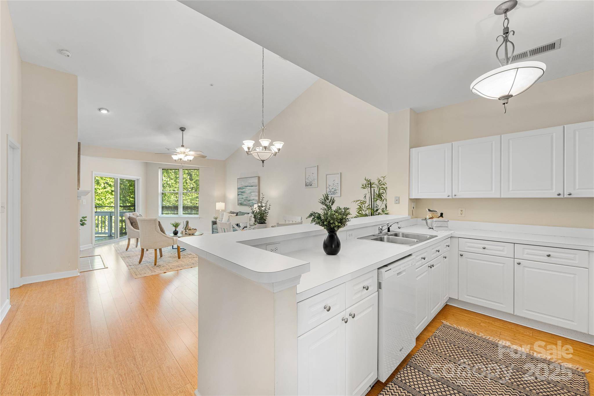 Davidson, NC 28036,921 Northeast DR #39