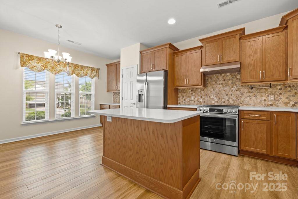 Fort Mill, SC 29707,20135 Dovekie LN
