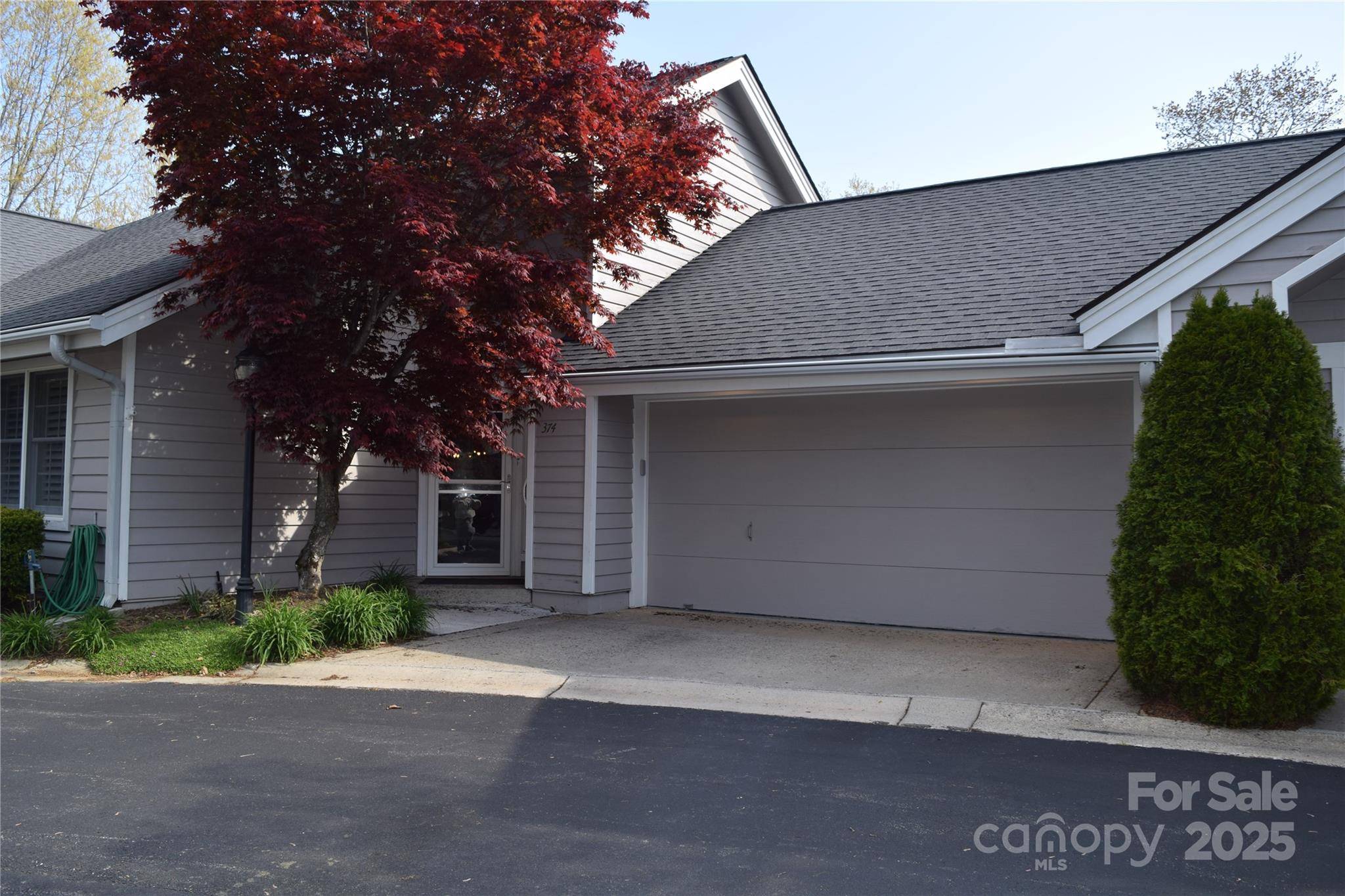 Waynesville, NC 28786,374 Skylark LN
