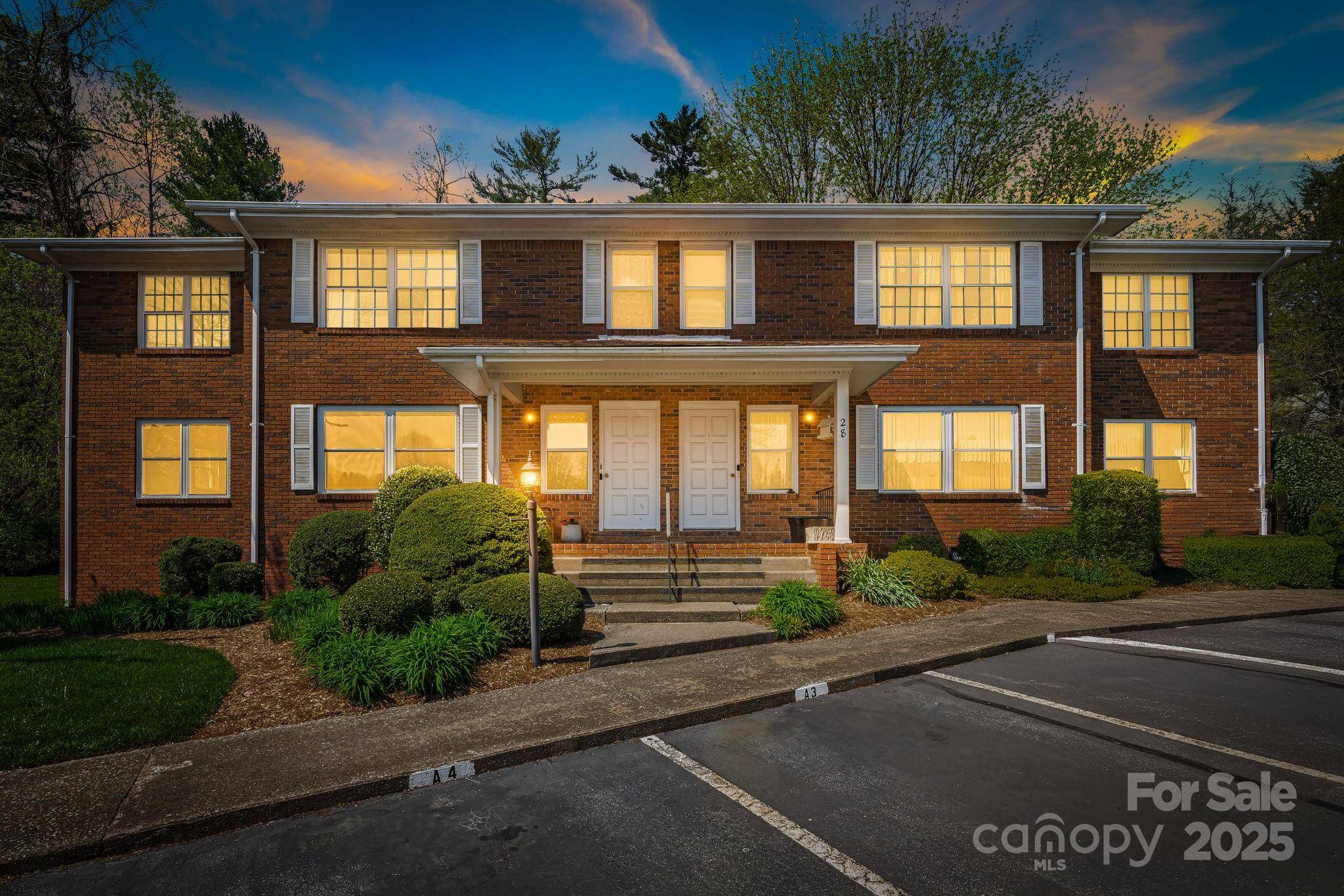 Hendersonville, NC 28792,28 Capri LN #3A