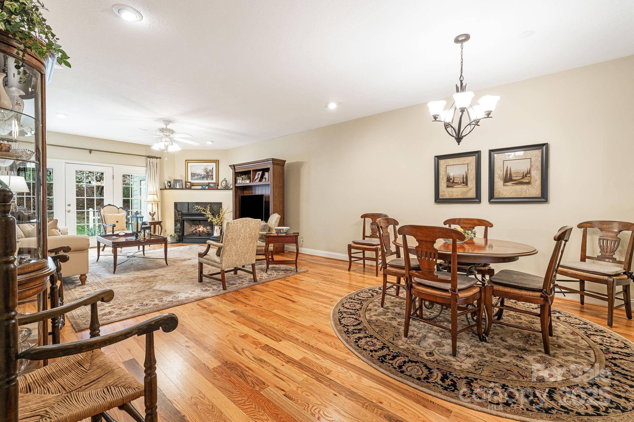 Arden, NC 28704,15 Holiday DR