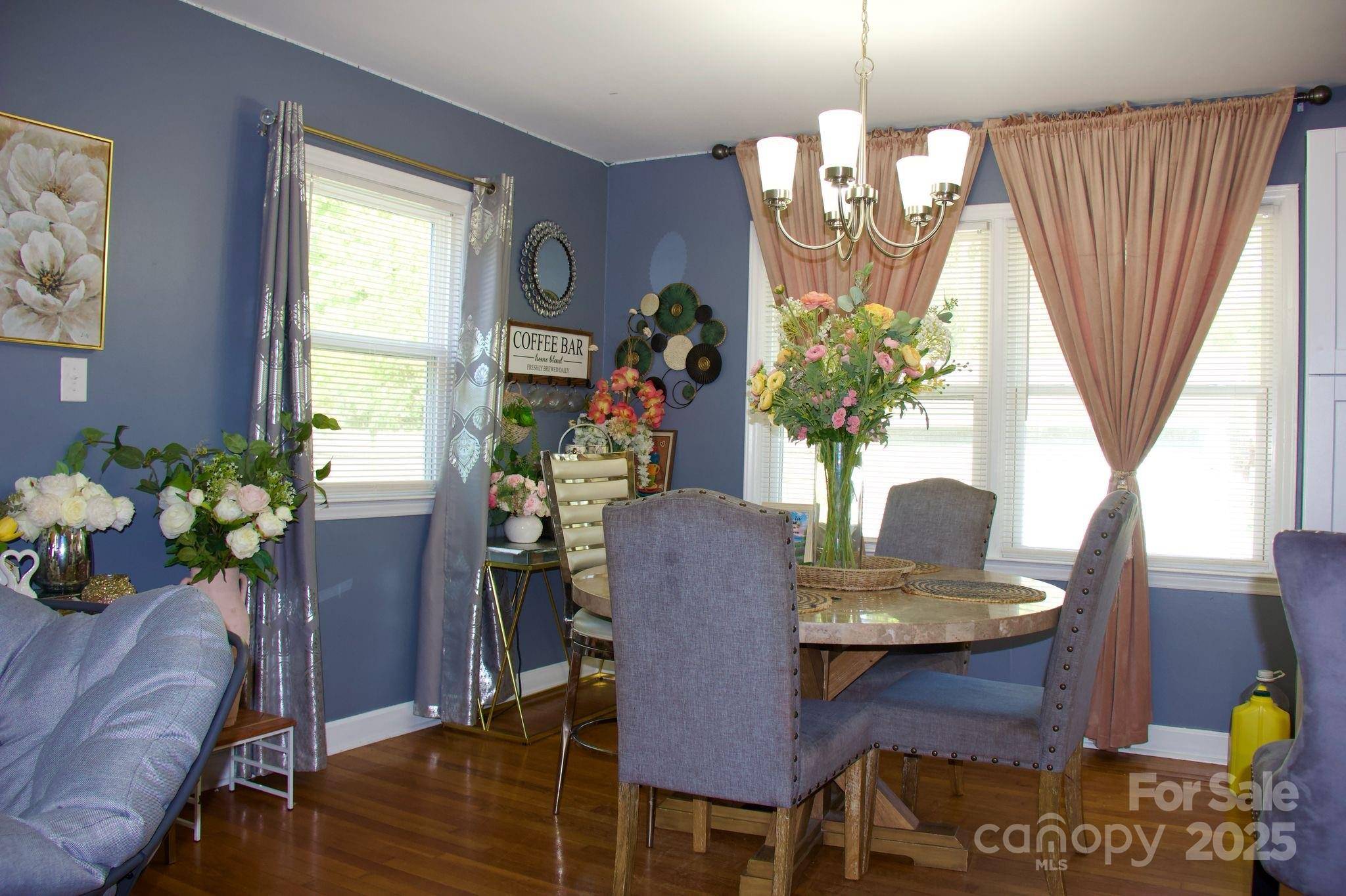 Charlotte, NC 28213,920 Squirrel Hill RD