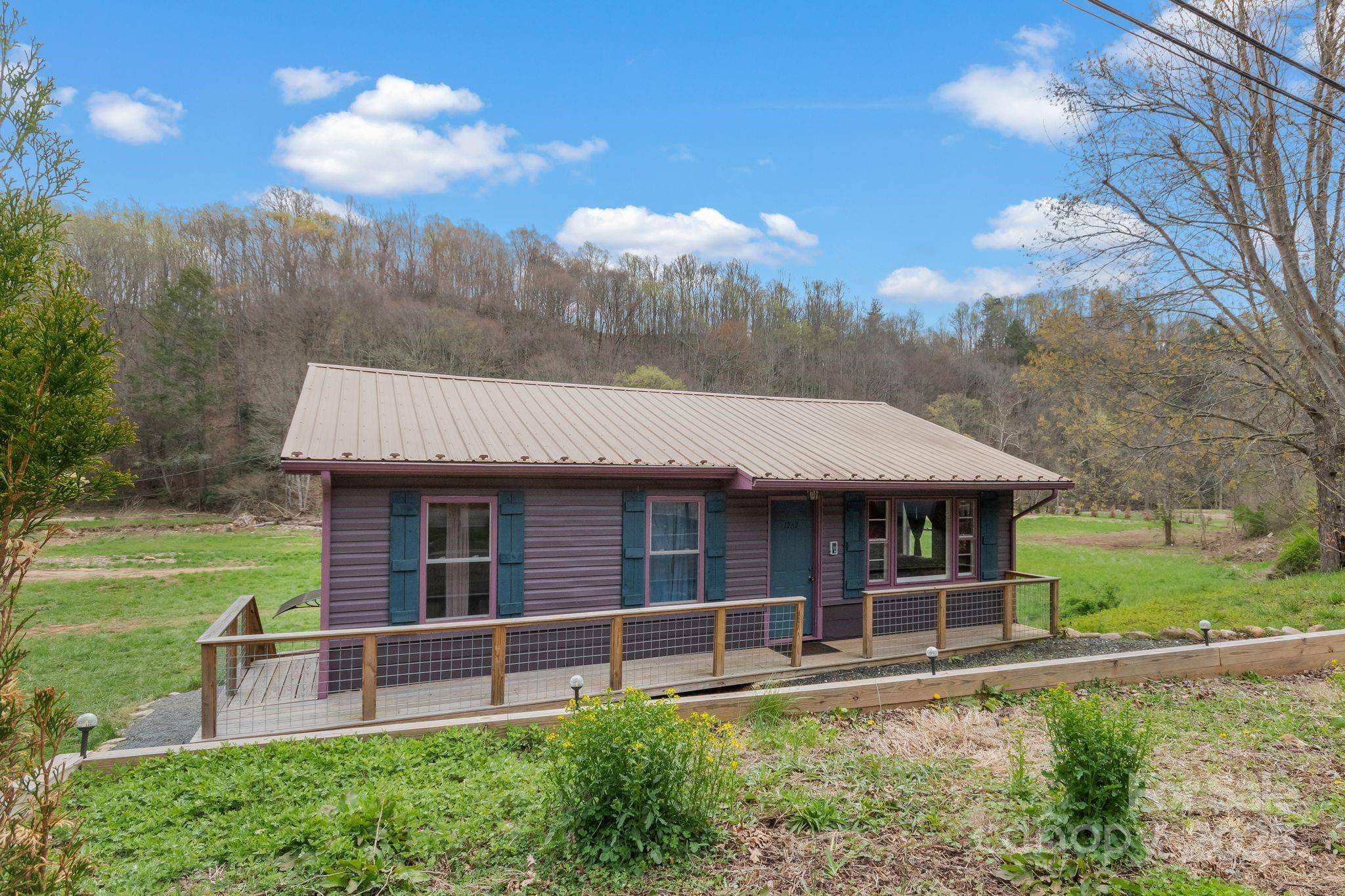 Bakersville, NC 28705,1767 N 226 HWY