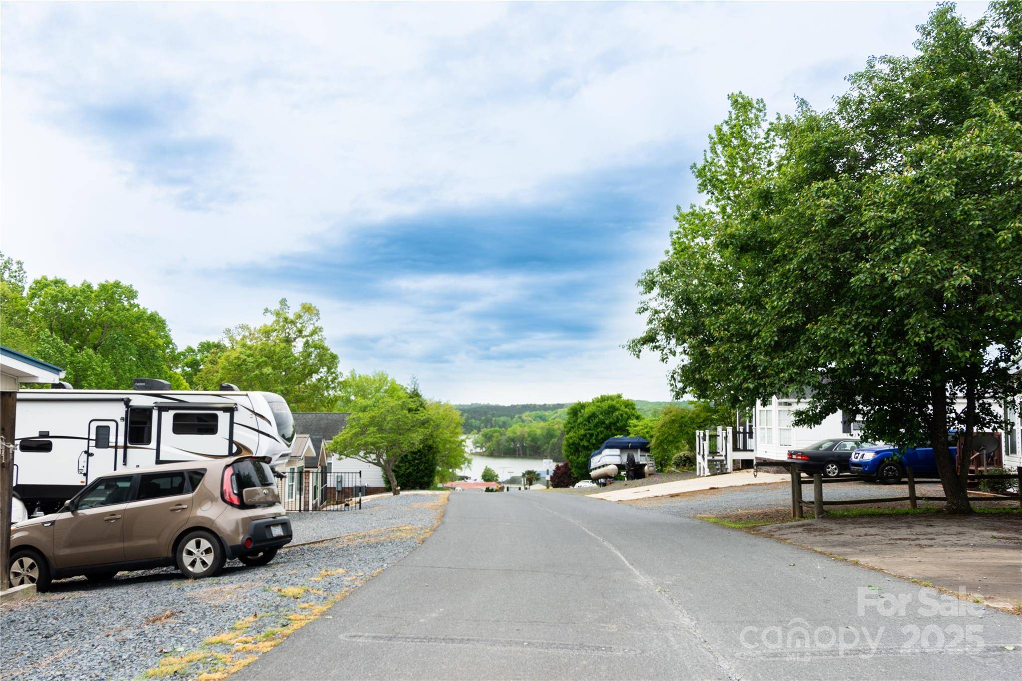 New London, NC 28127,147 Marina DR #22