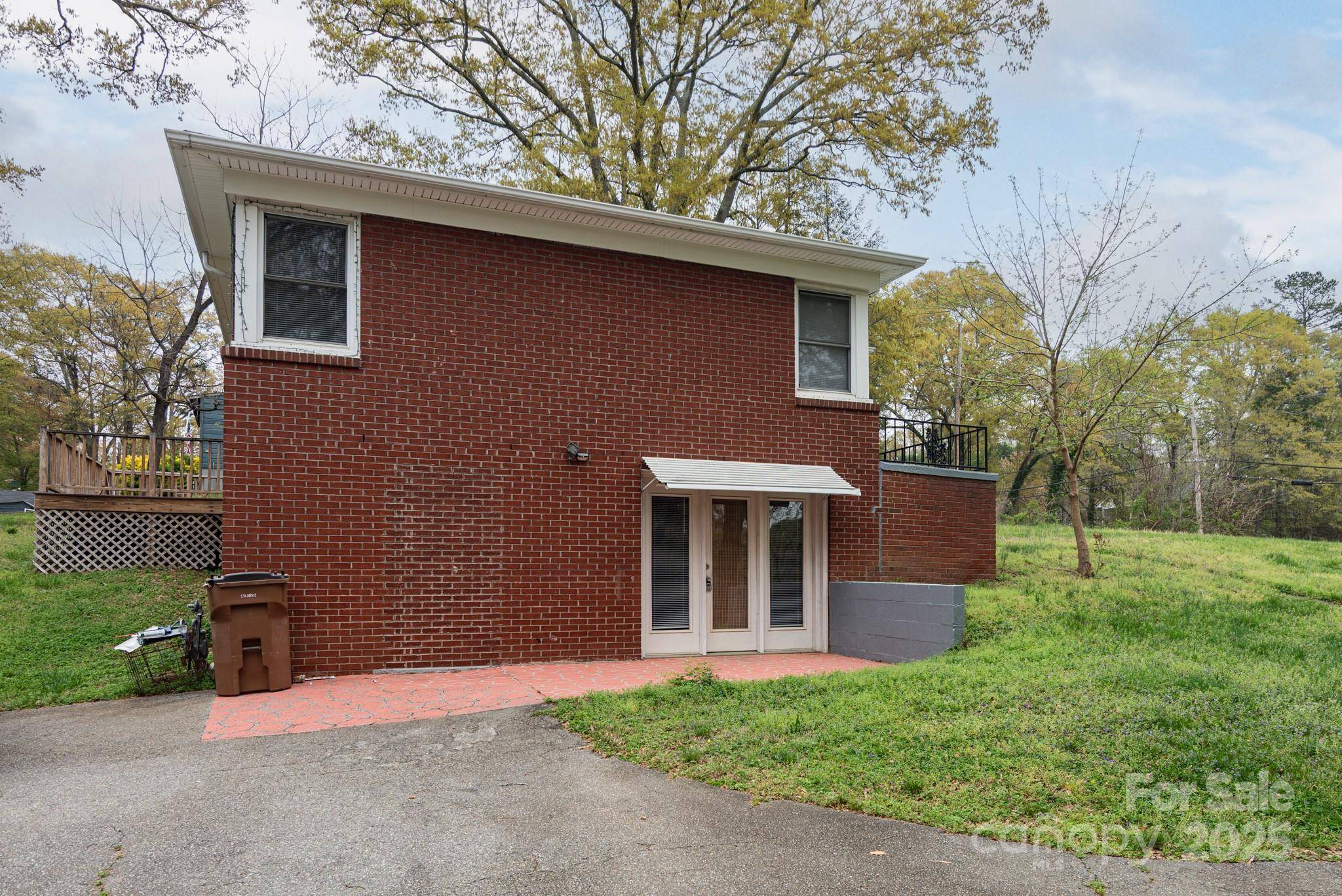 Lincolnton, NC 28092,668 Riverside DR