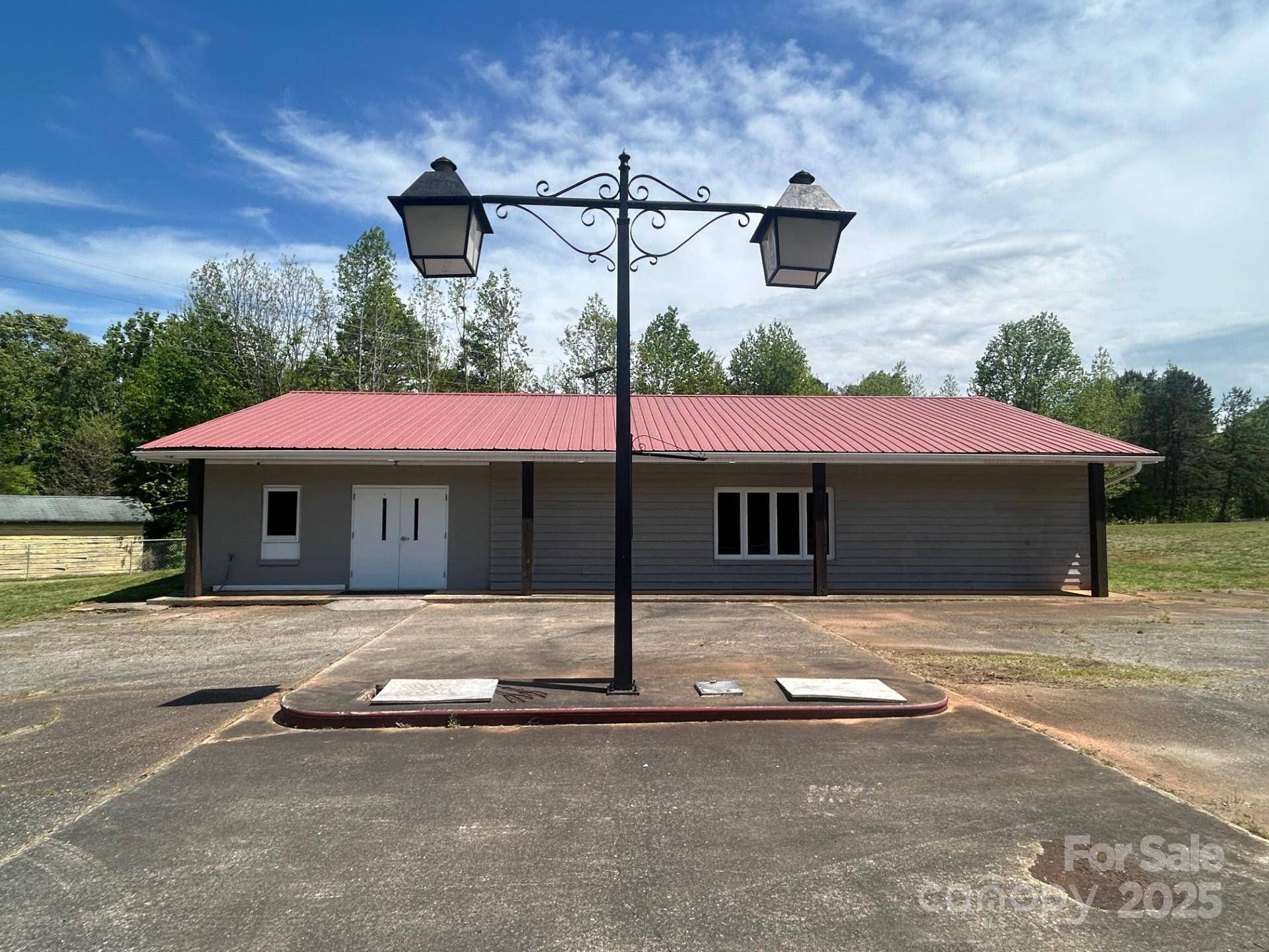 Lincolnton, NC 28092,1034 Long Shoals RD
