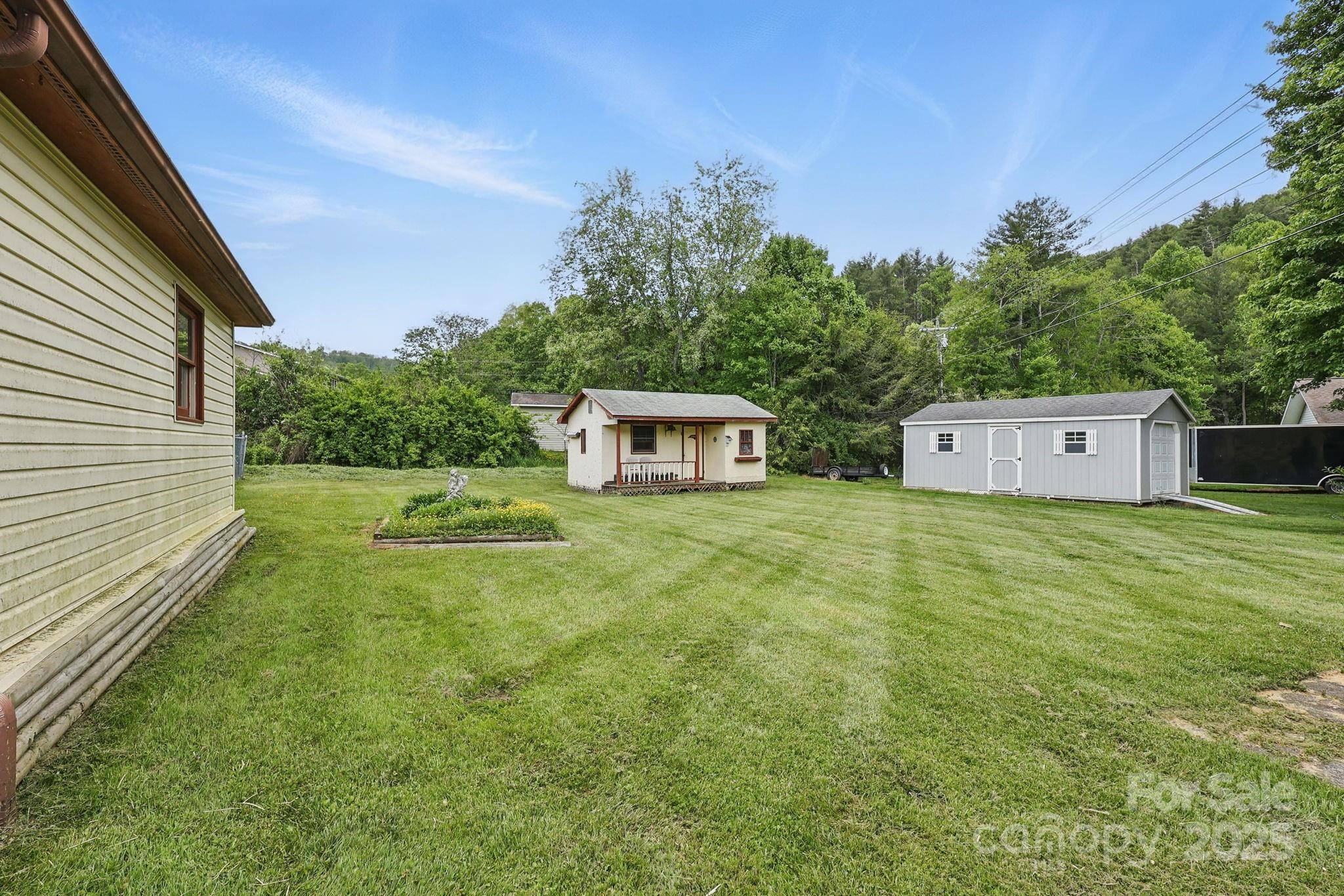 Boone, NC 28607,137 Clint Lewis RD
