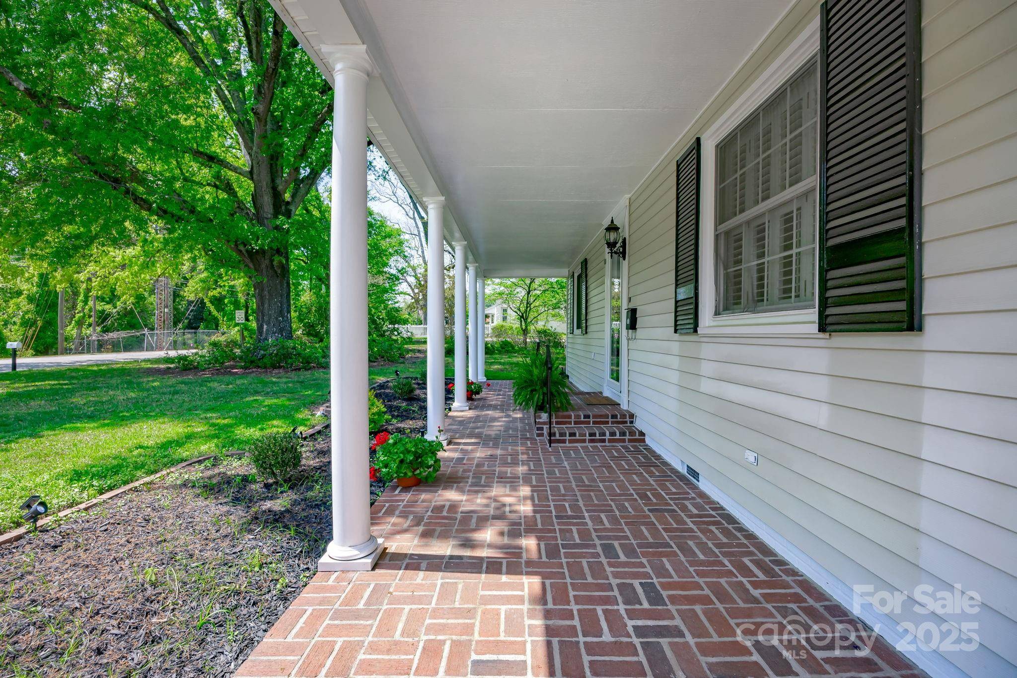 Winnsboro, SC 29180,402 Hudson ST