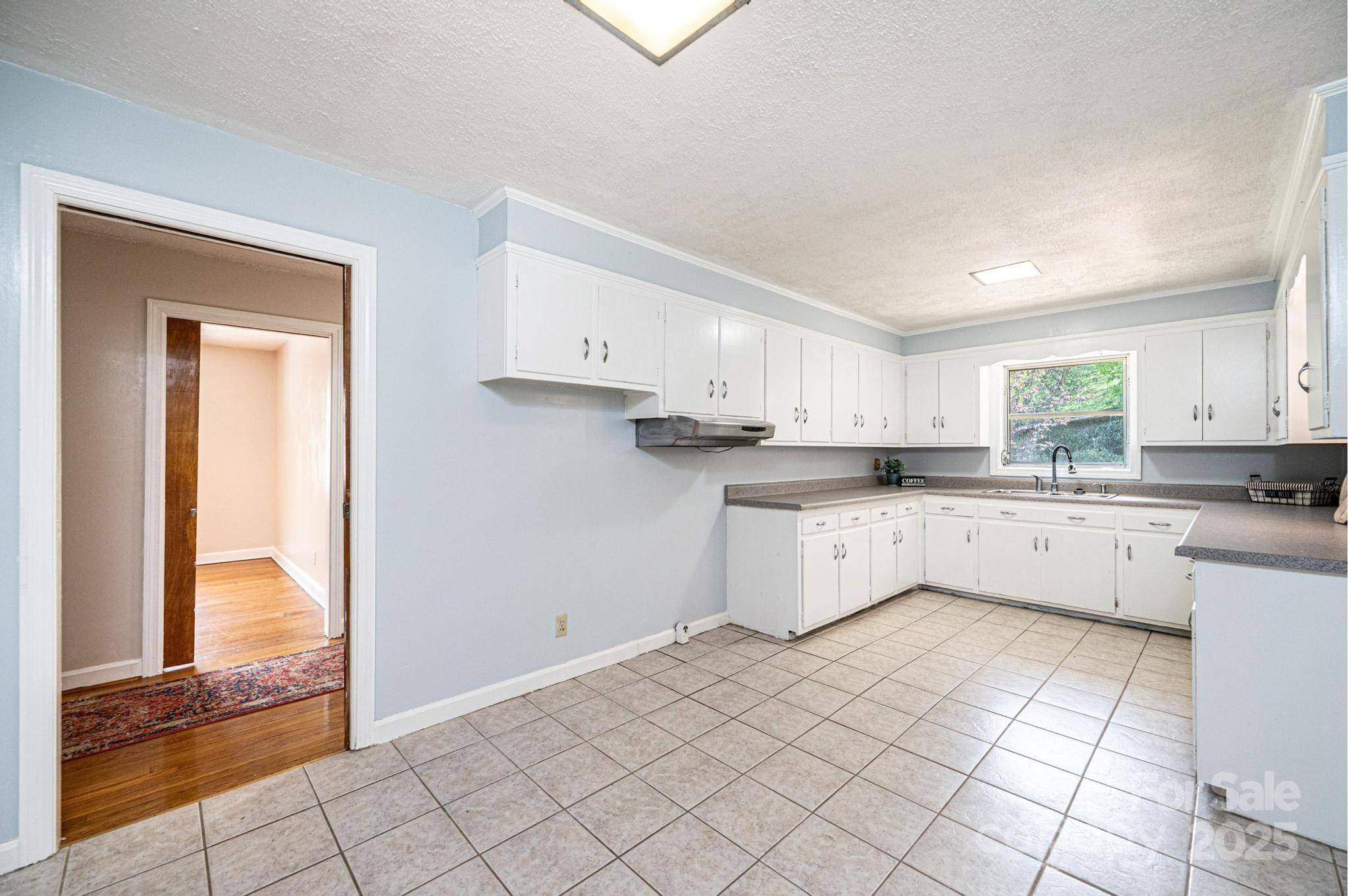 Hickory, NC 28601,542 9th ST NW