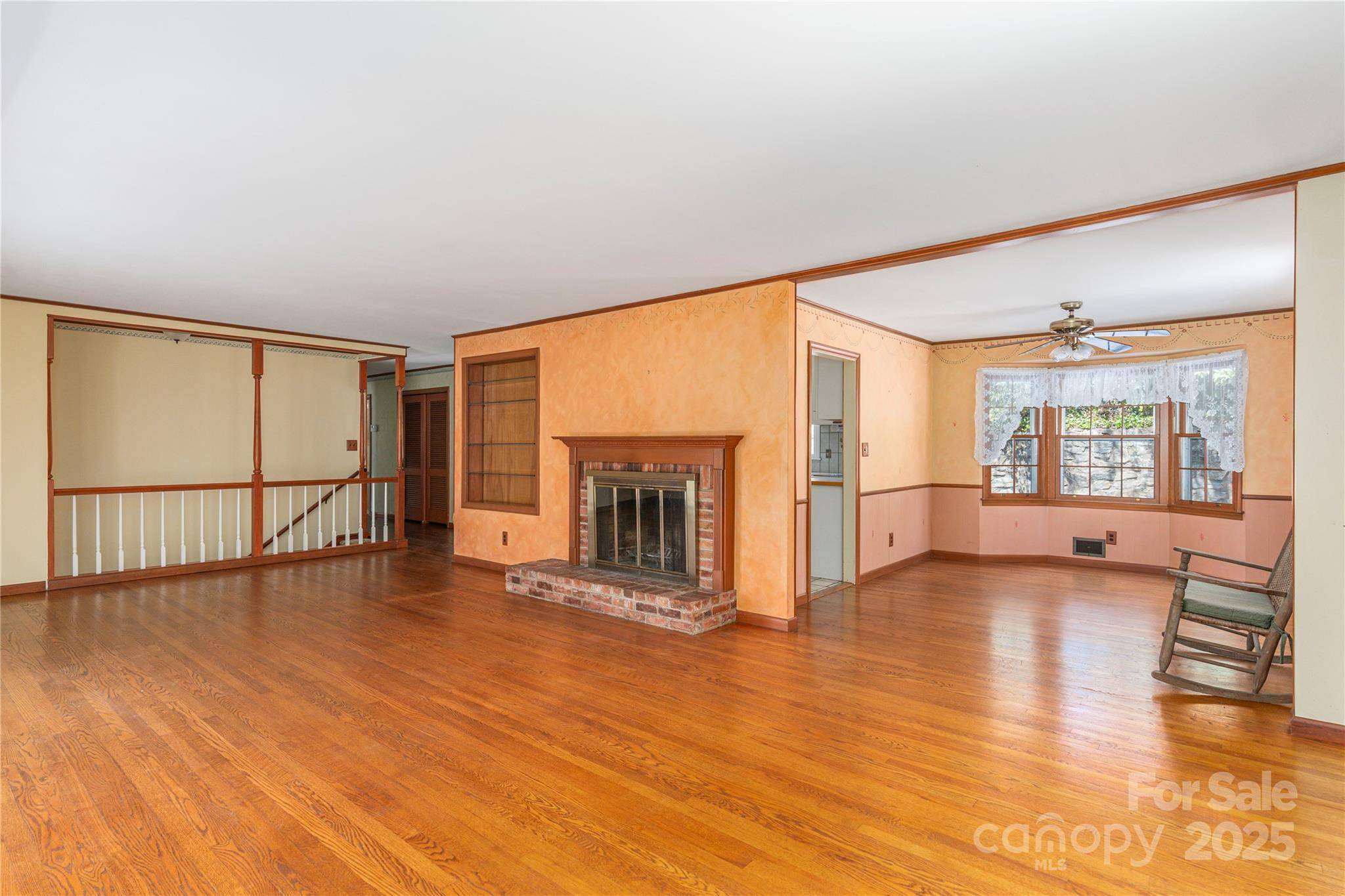 Waynesville, NC 28786,220 Ridge RD