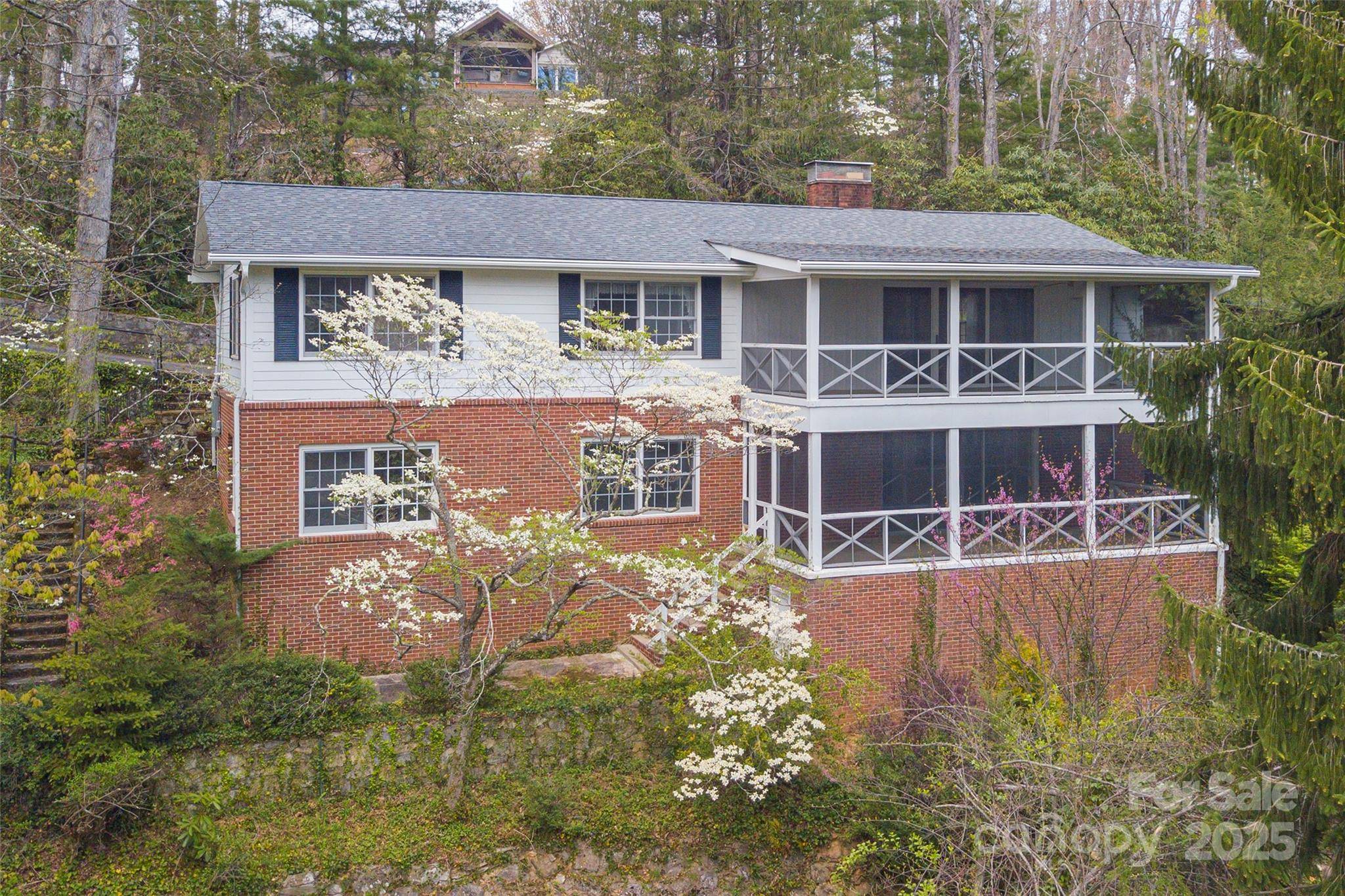 Waynesville, NC 28786,220 Ridge RD