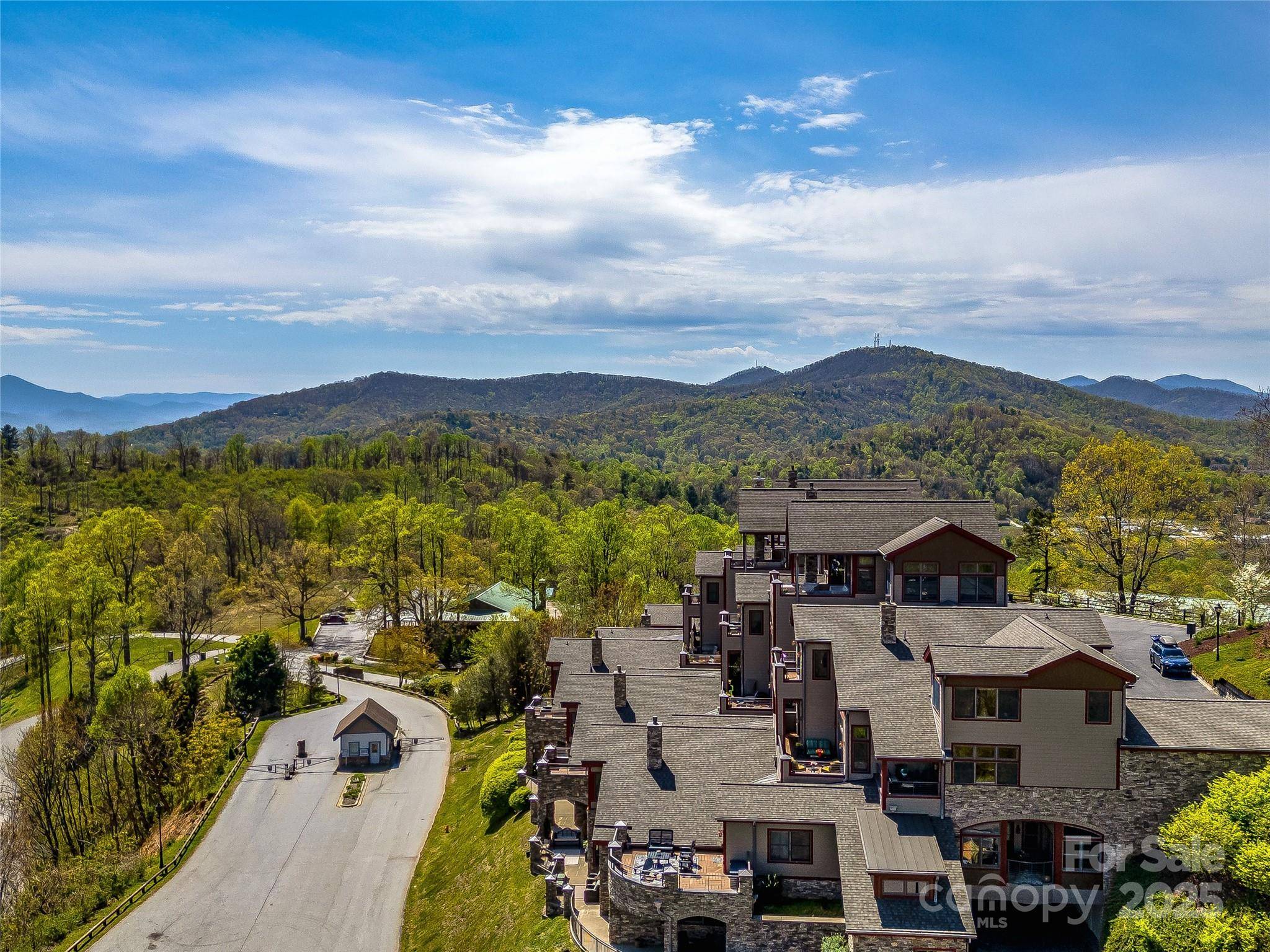 Asheville, NC 28806,4 Chimney Crest DR #E