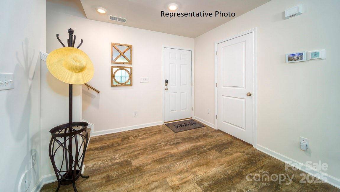 Hickory, NC 28601,506 13th Avenue DR NE