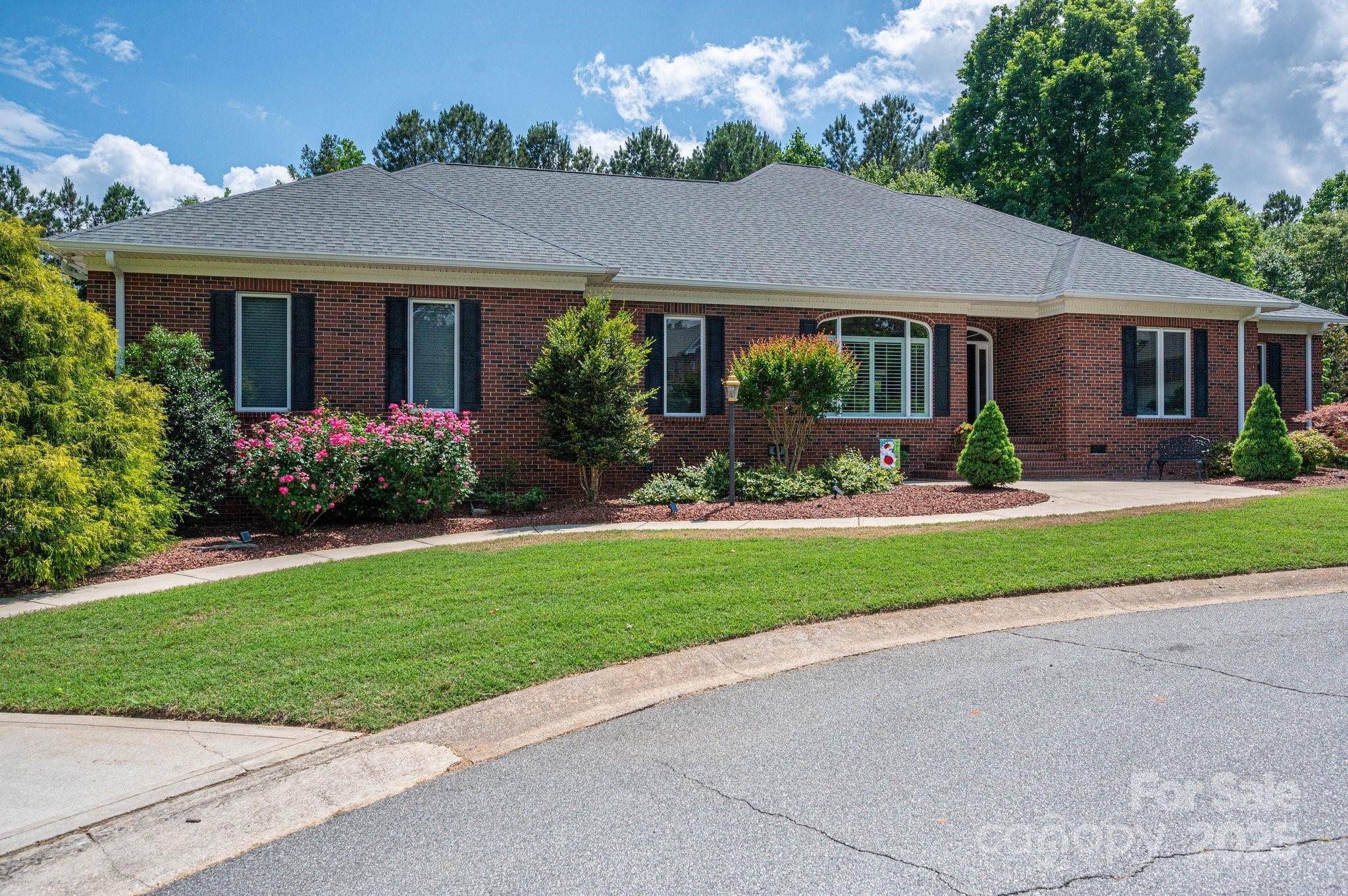 Belmont, NC 28012,216 Commodore CT