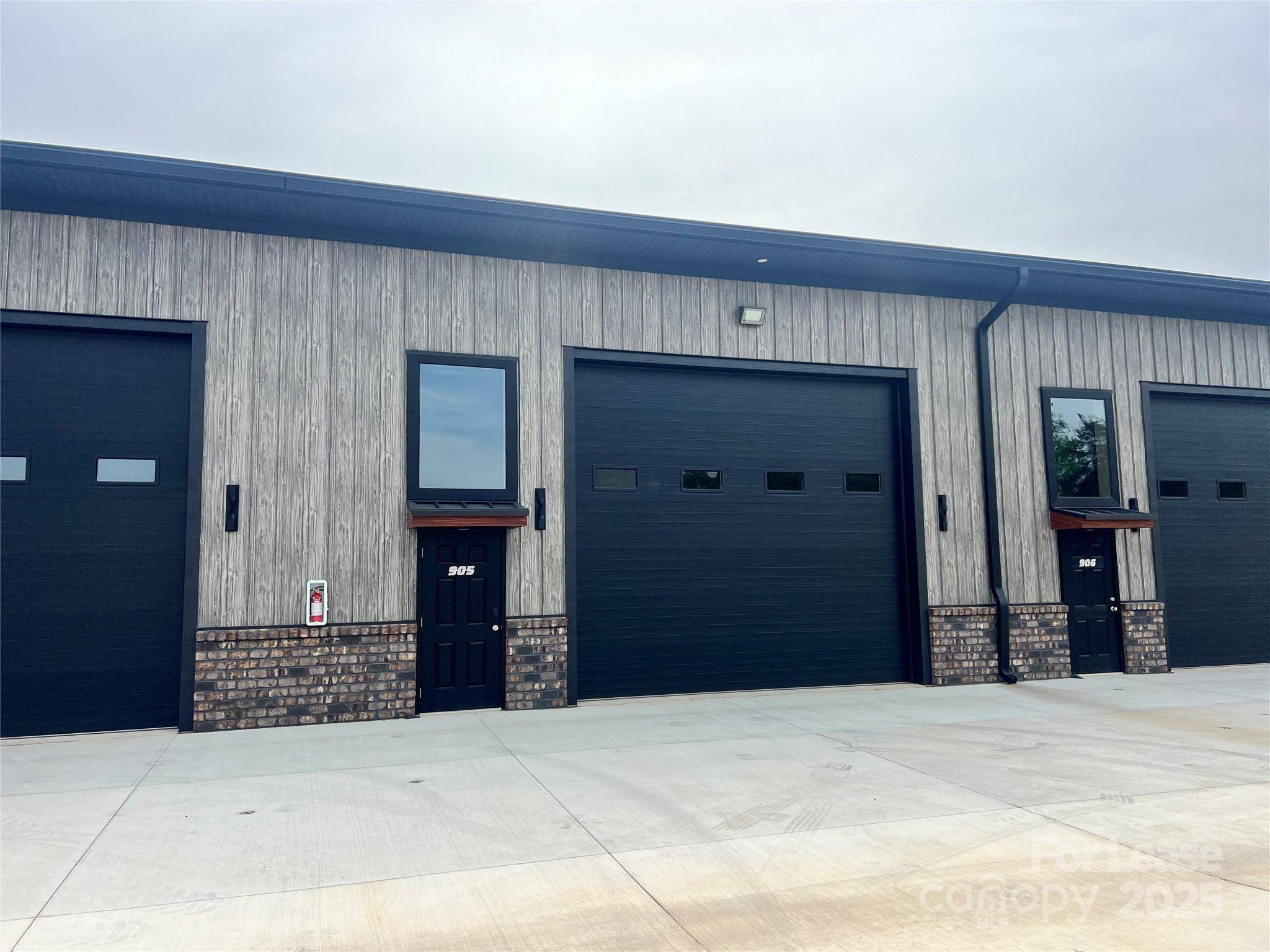 Mooresville, NC 28117,144 McCrary RD #905