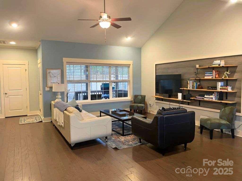 Asheville, NC 28803,29 Woodbridge Park DR