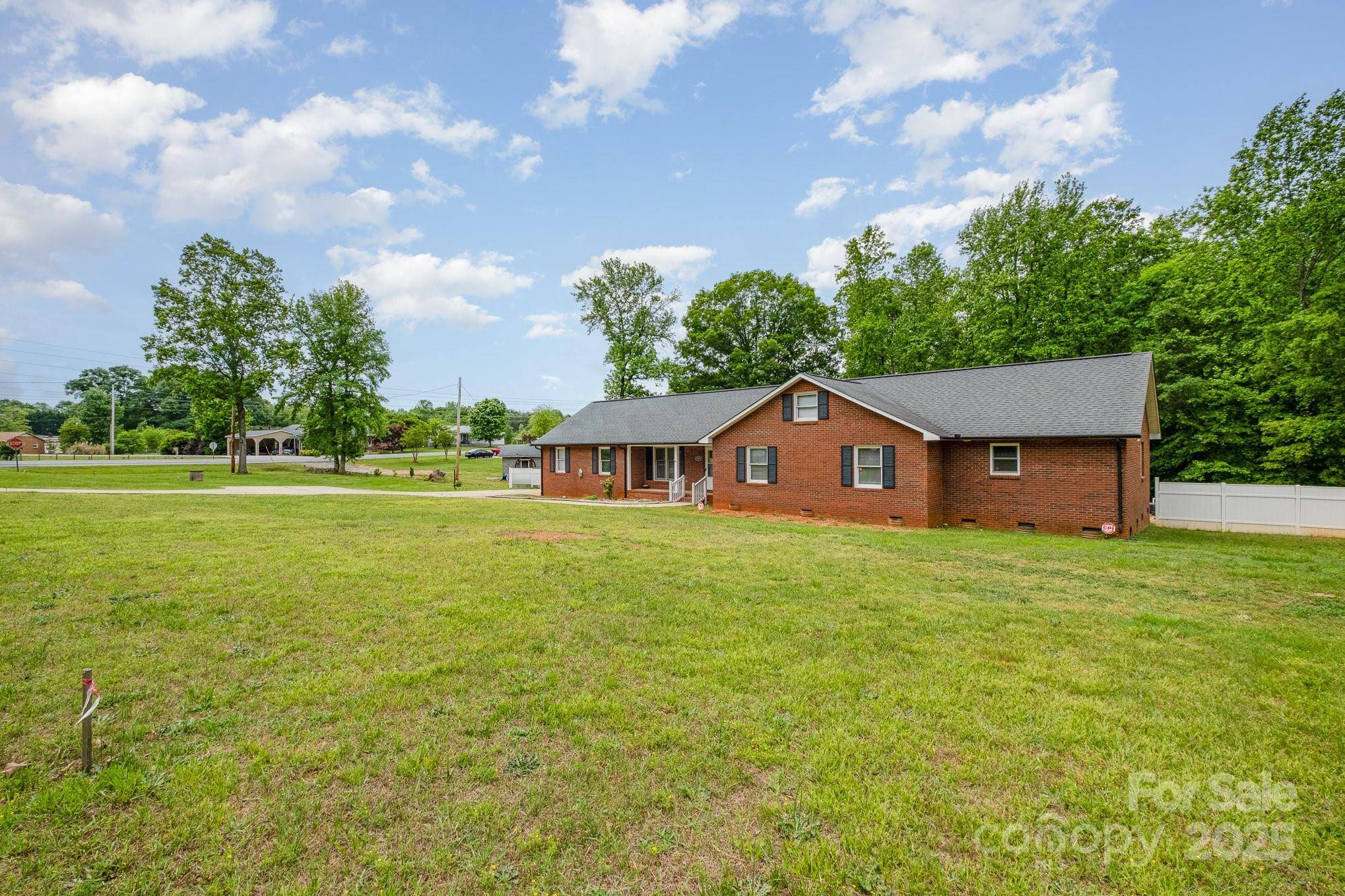 Lincolnton, NC 28092,1376 Garland LN