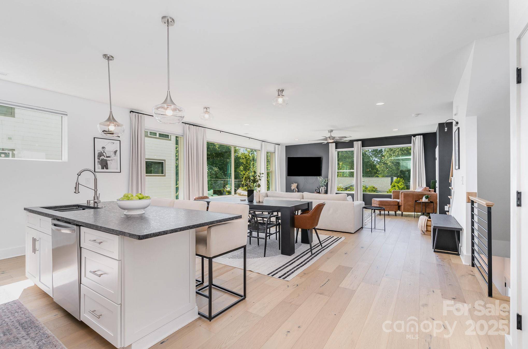 Charlotte, NC 28208,302 Wesley Heights WAY