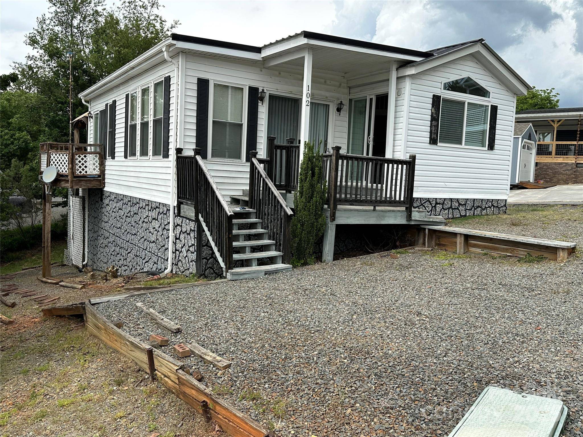 New London, NC 28127,102 Eagle LN