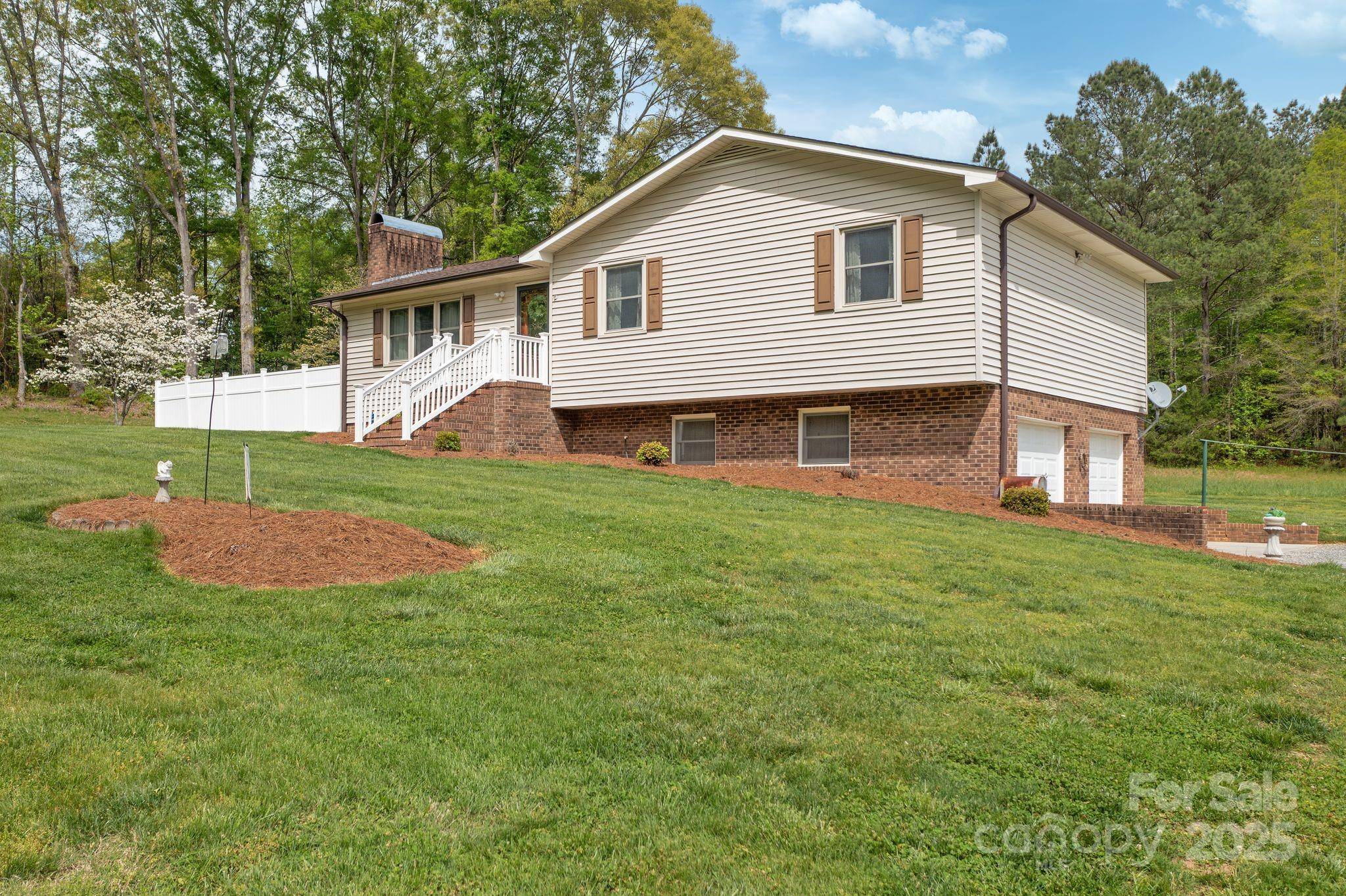 Mocksville, NC 27028,195 Old Farm LN