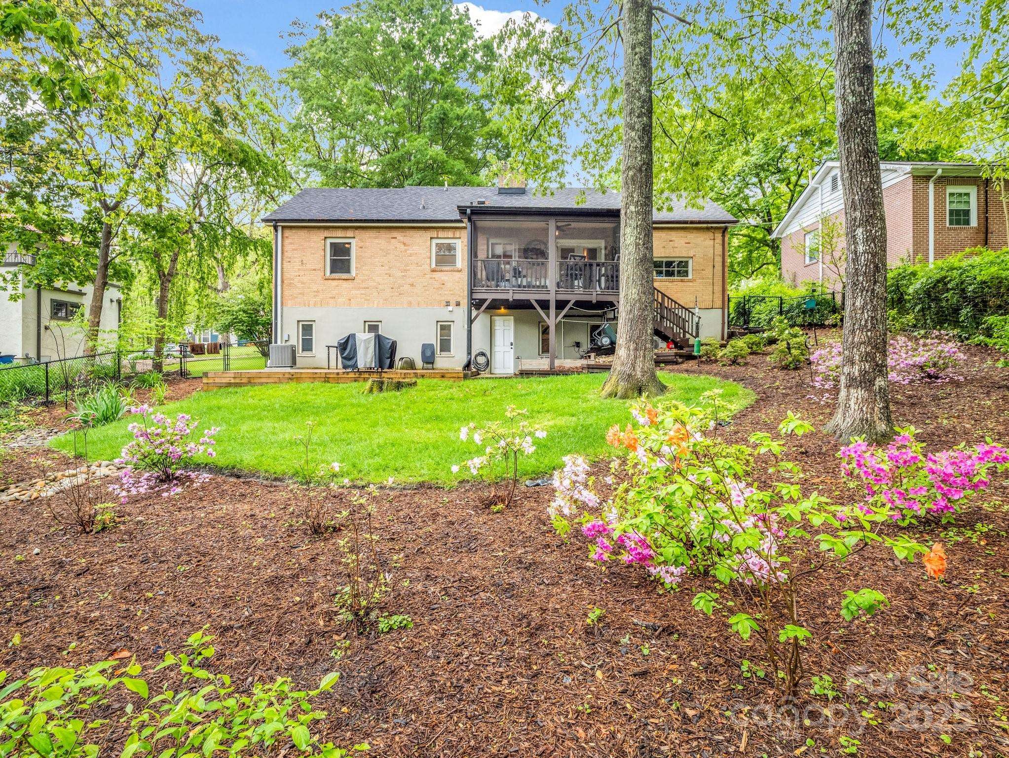 Hendersonville, NC 28791,1647 Kensington RD