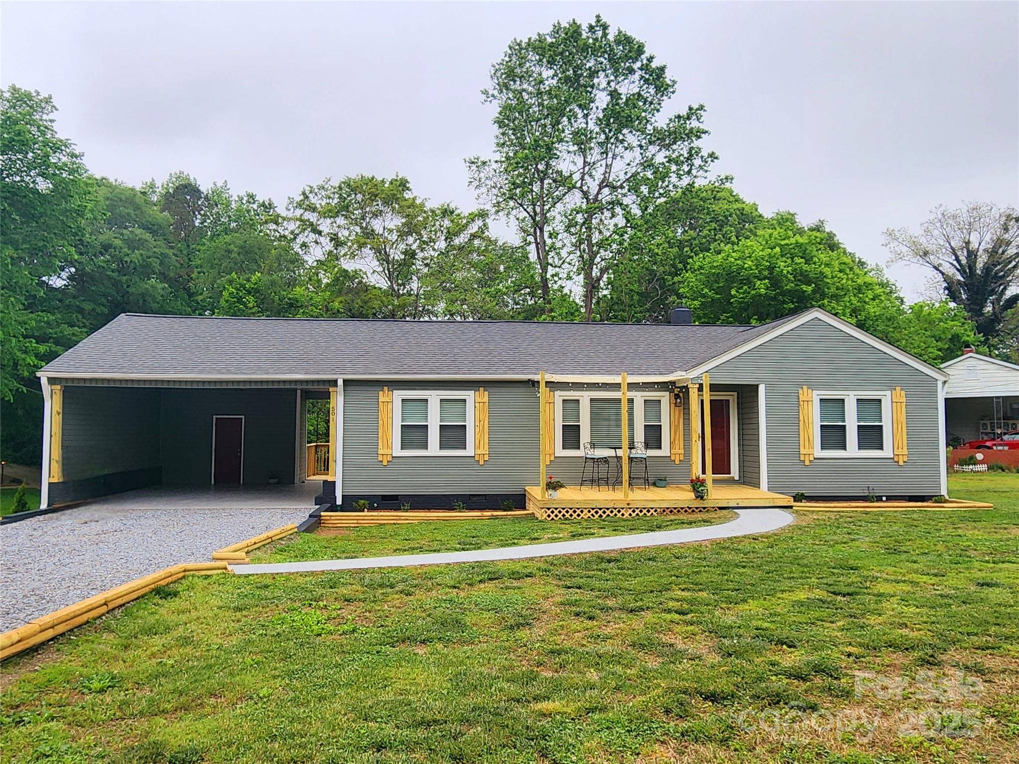 Mount Holly, NC 28120,501 N Hawthorne ST