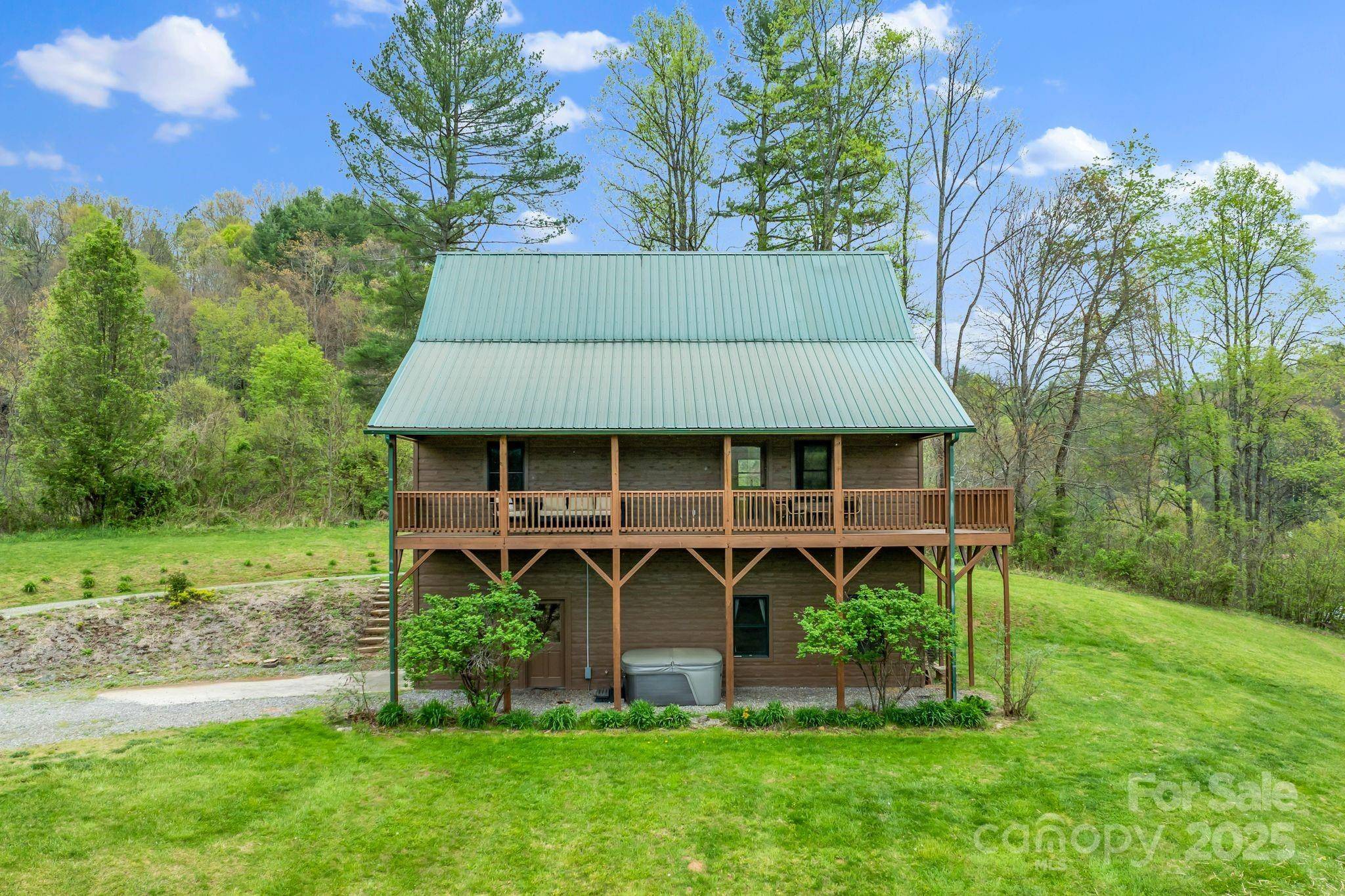 Burnsville, NC 28714,311 Banks Creek RD