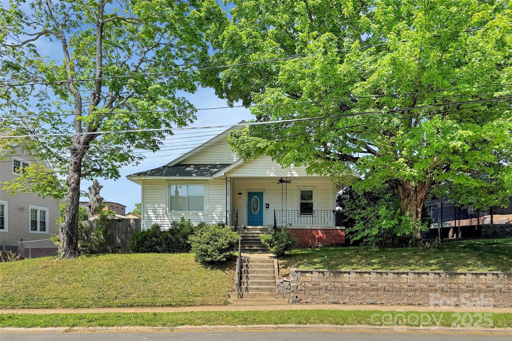 Gastonia, NC 28052,209 S Ransom ST