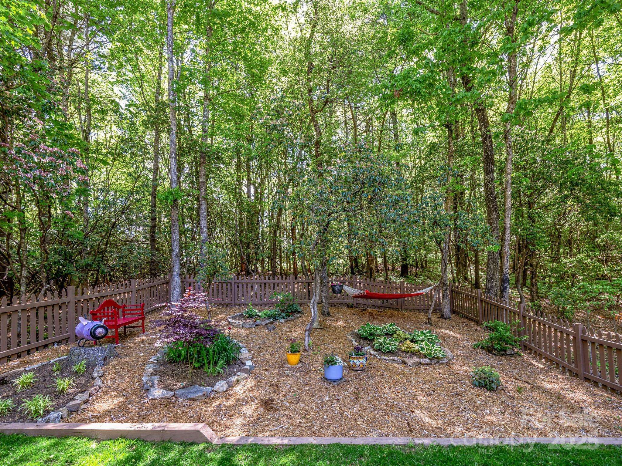 Brevard, NC 28712,977 Salola LN