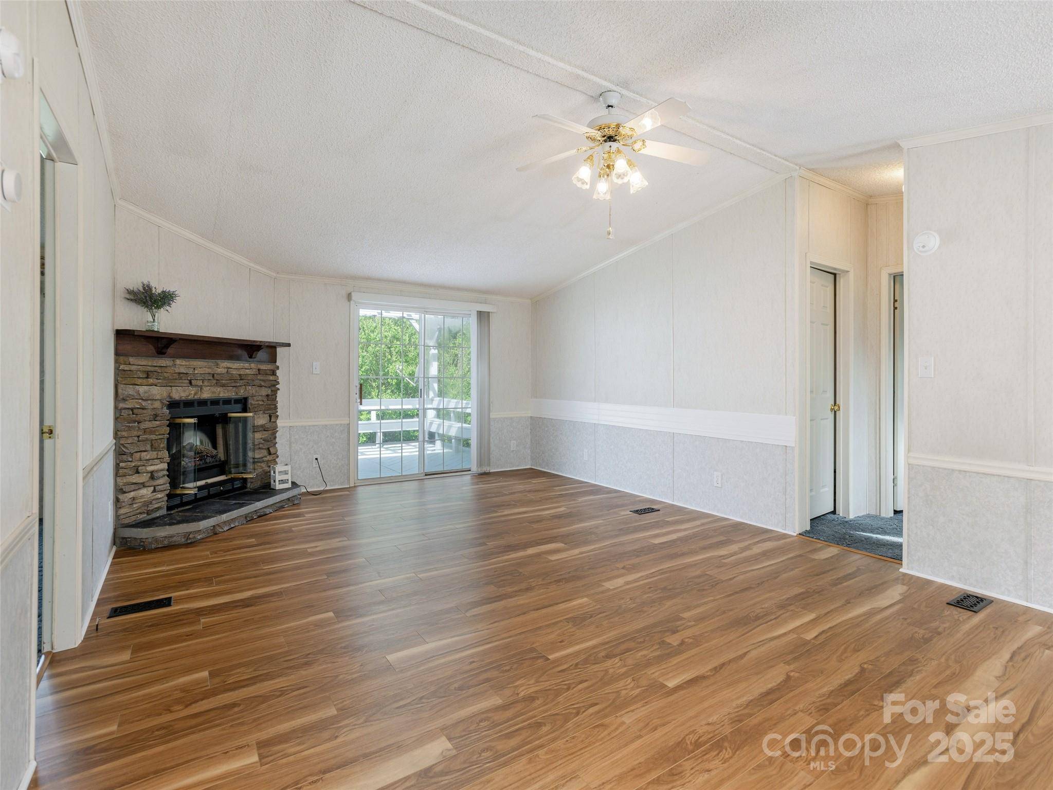 Asheville, NC 28806,34 Eve DR