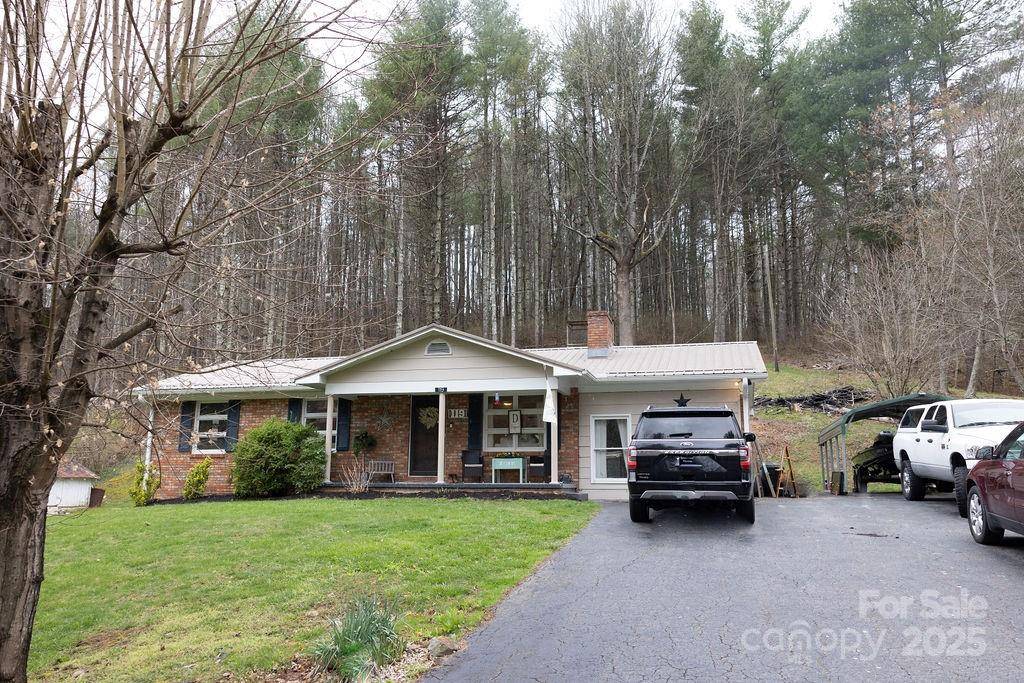 Bakersville, NC 28705,119 Stewart RD