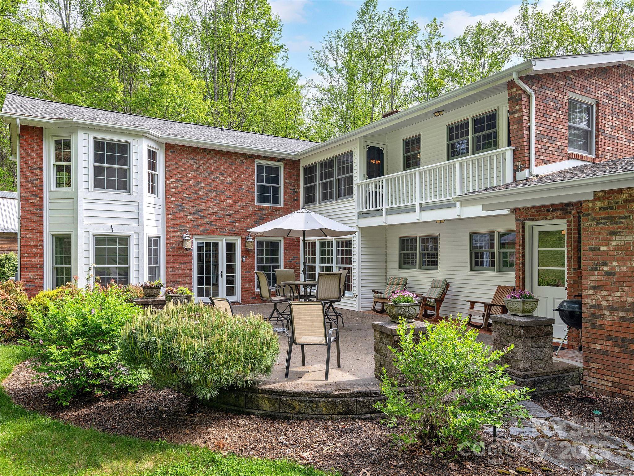 Waynesville, NC 28786,1963 Crymes Cove RD
