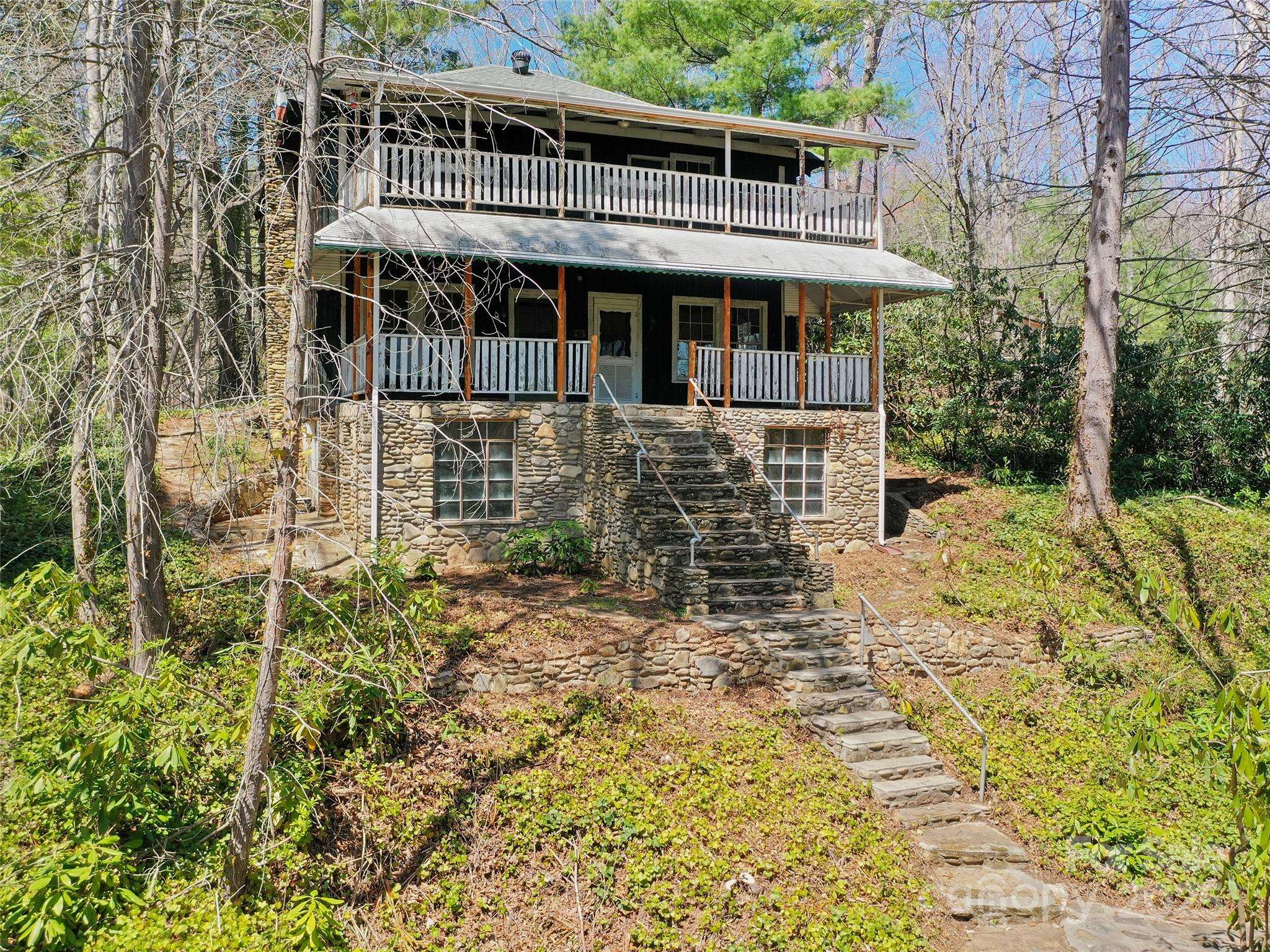 Waynesville, NC 28785,40 Wells RD