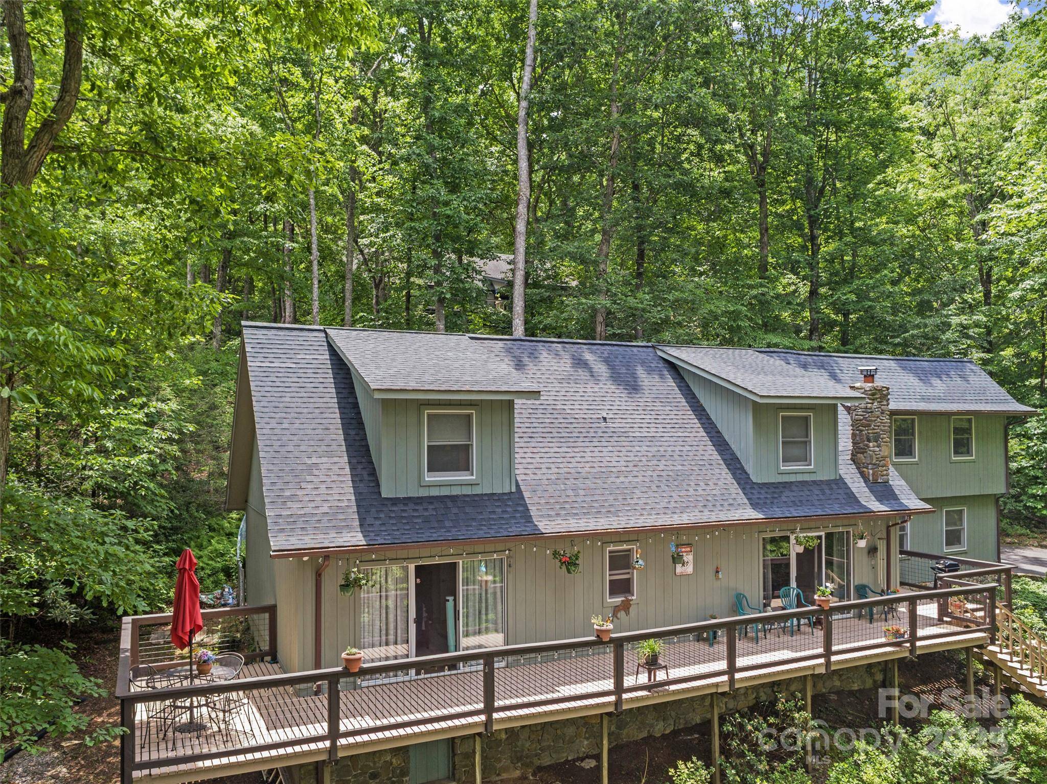 Burnsville, NC 28714,597 Sweetwater RDG