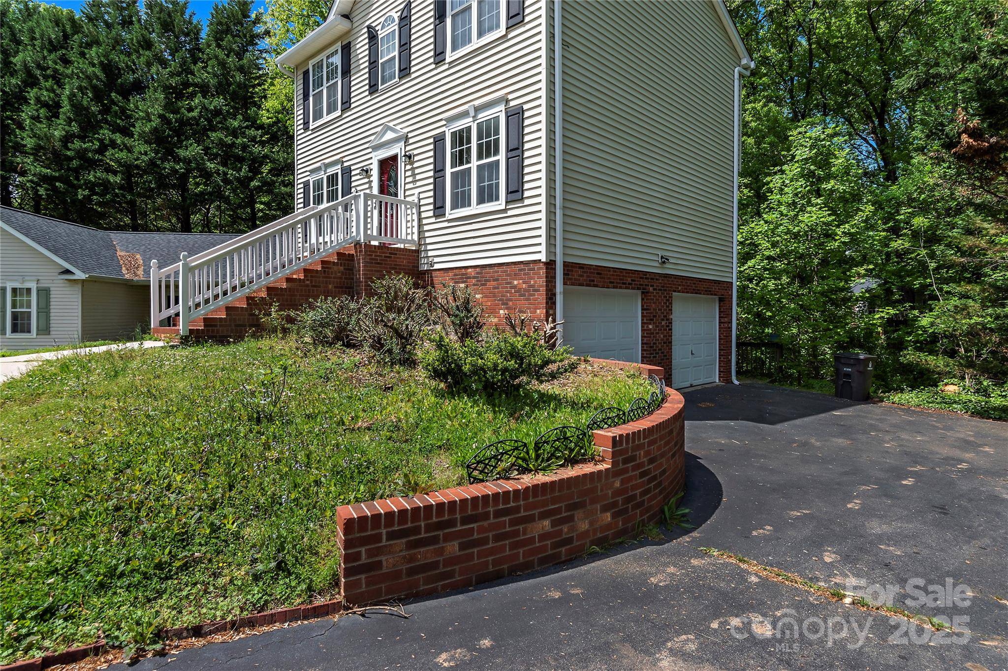 Winston Salem, NC 27106,165 Powers Point CT