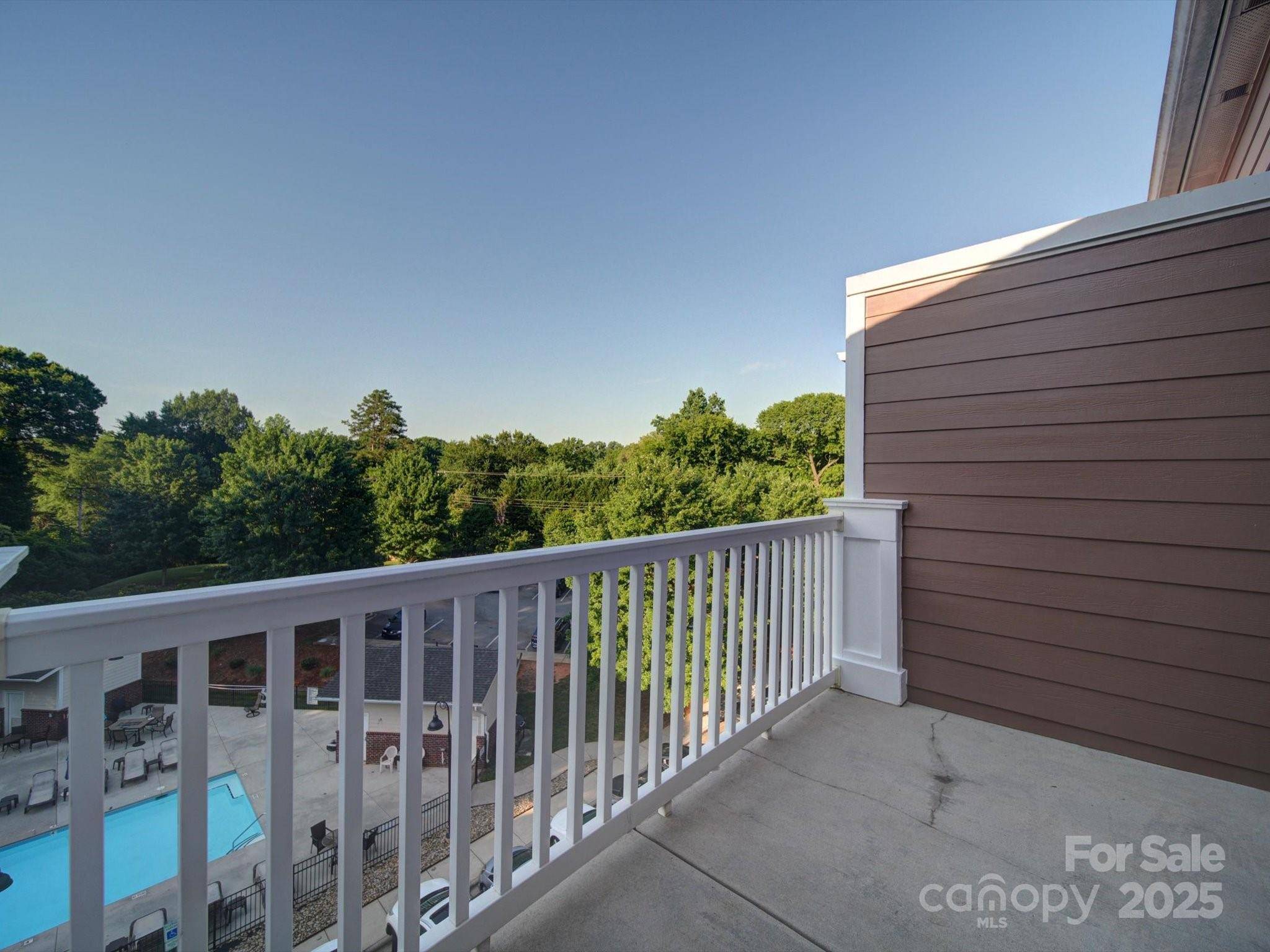 Charlotte, NC 28209,1000 E Woodlawn RD #402