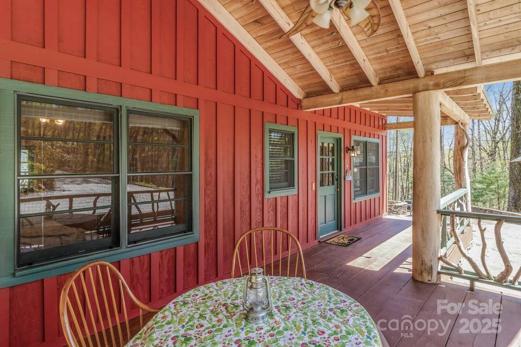 Saluda, NC 28773,1160 Tanglewood LN