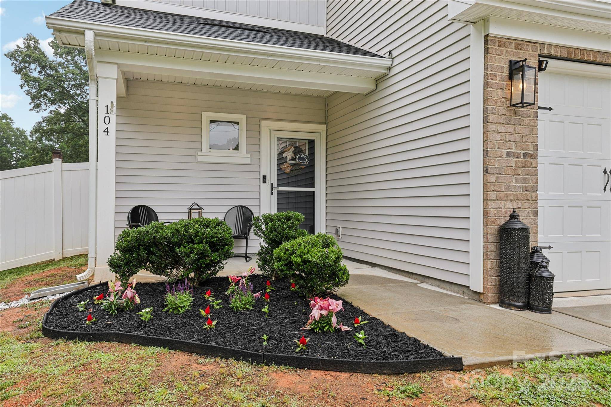 Troutman, NC 28166,104 Trellis LN