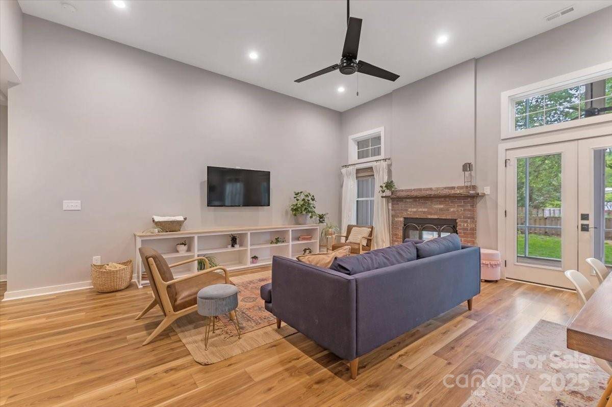Charlotte, NC 28269,1816 Lisbon LN