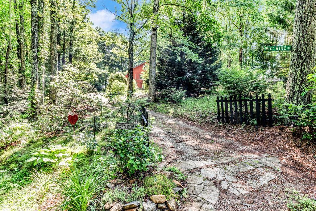 Saluda, NC 28773,76 Archer RD