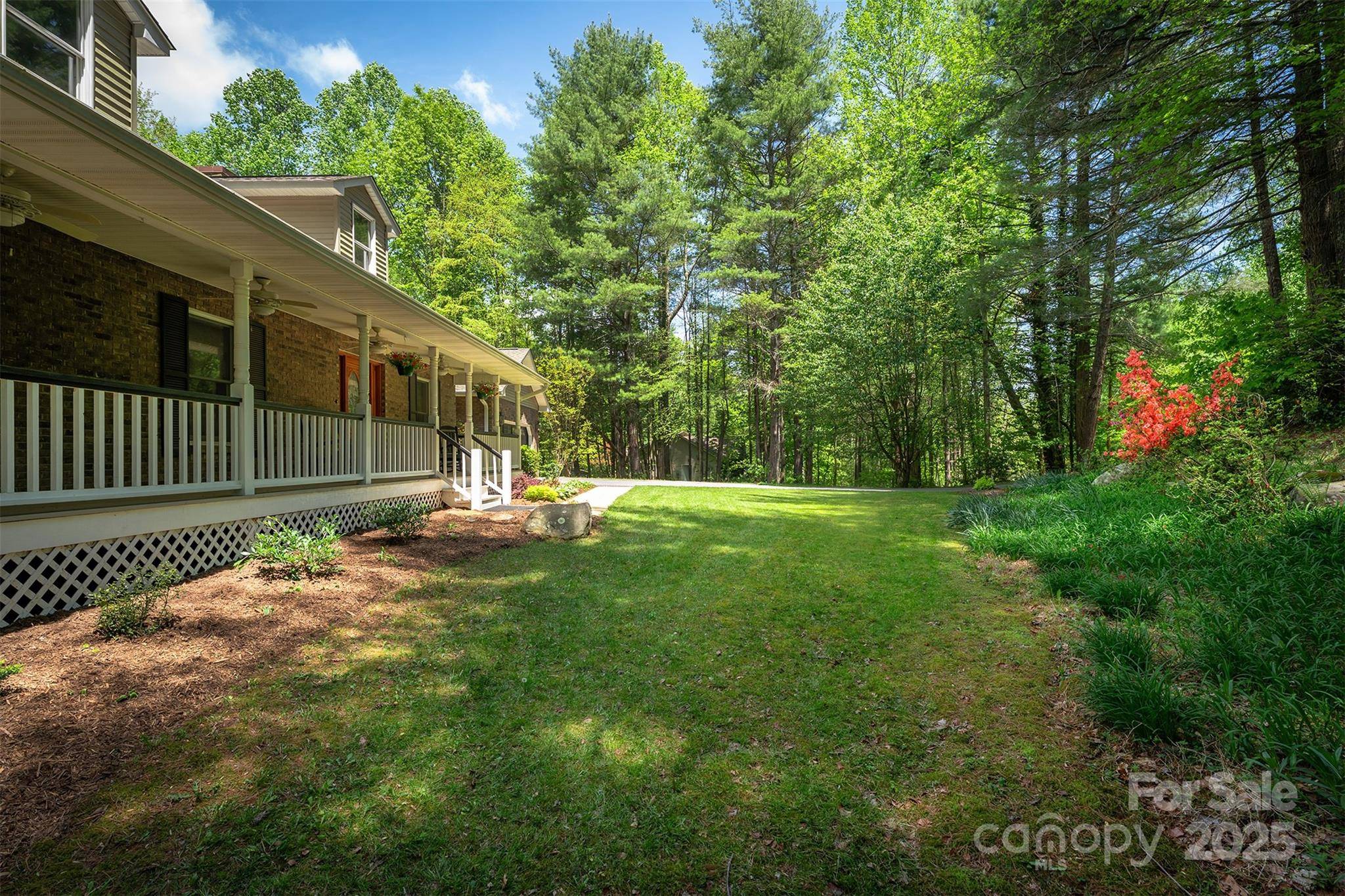 Hendersonville, NC 28739,331 Thomas RD
