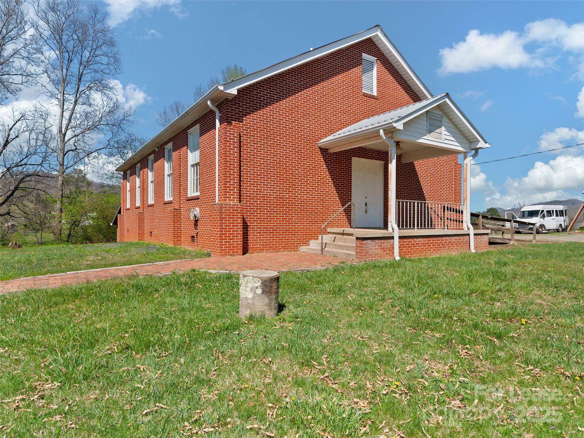 Waynesville, NC 28786,62 Birdsong TRL